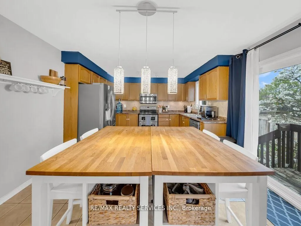 Photo 14 of 13 Mistycreek Crescent, Brampton, Fletcher's Meadow — HOMEH