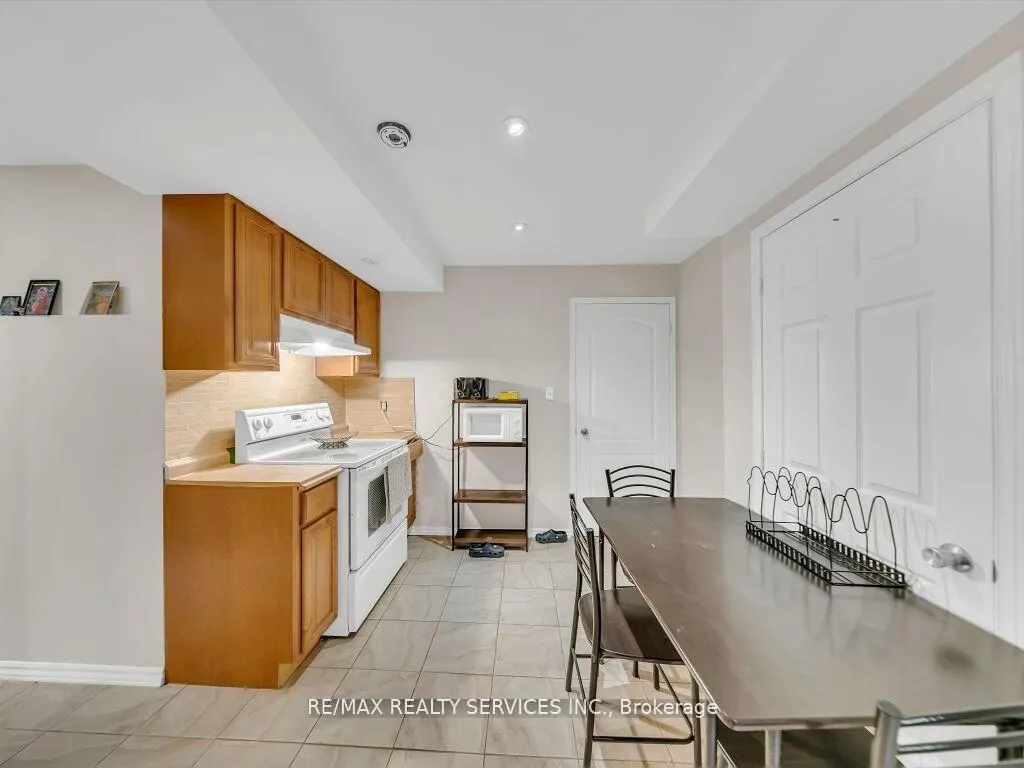 Photo 34 of 13 Mistycreek Crescent, Brampton, Fletcher's Meadow — HOMEH