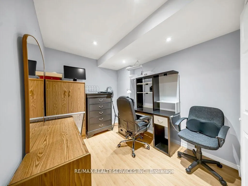 Photo 40 of 13 Mistycreek Crescent, Brampton, Fletcher's Meadow — HOMEH