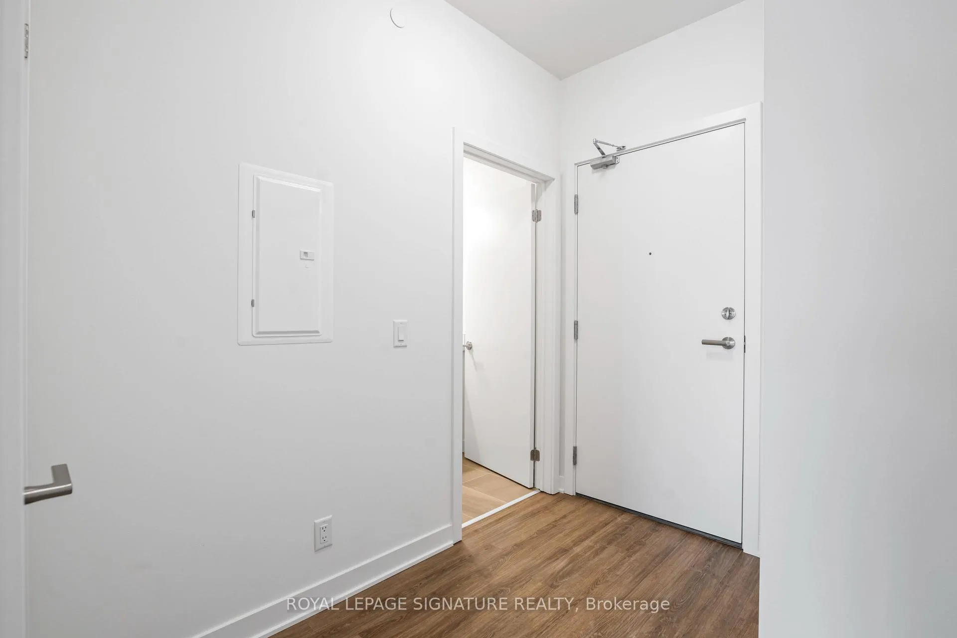 Photo 2 of Unit 524, 51 Clarington Boulevard, Clarington, Bowmanville — HOMEH