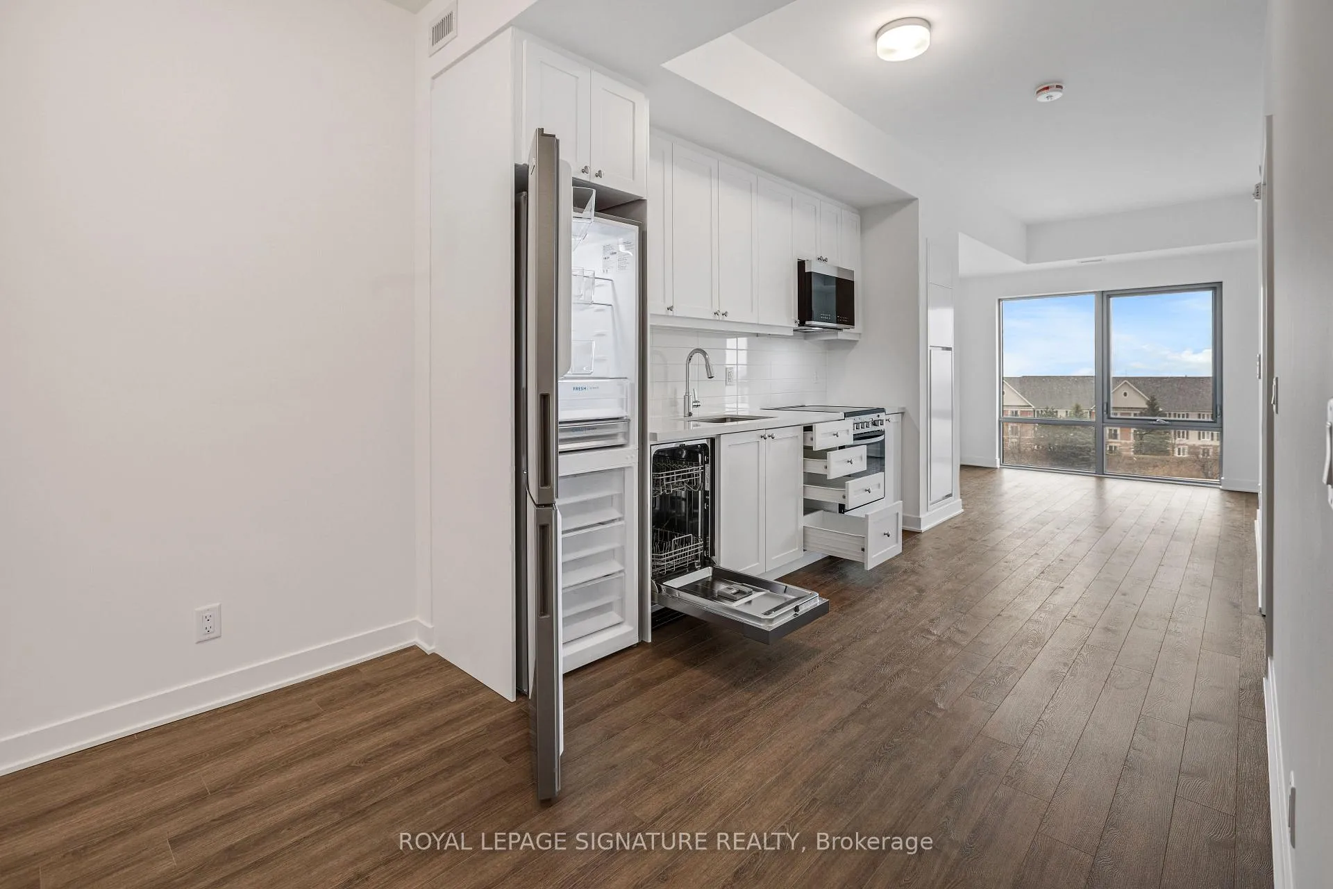 Photo 8 of Unit 524, 51 Clarington Boulevard, Clarington, Bowmanville — HOMEH