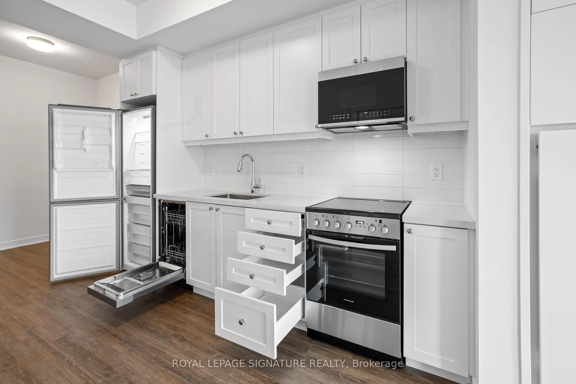 Photo 9 of Unit 524, 51 Clarington Boulevard, Clarington, Bowmanville — HOMEH