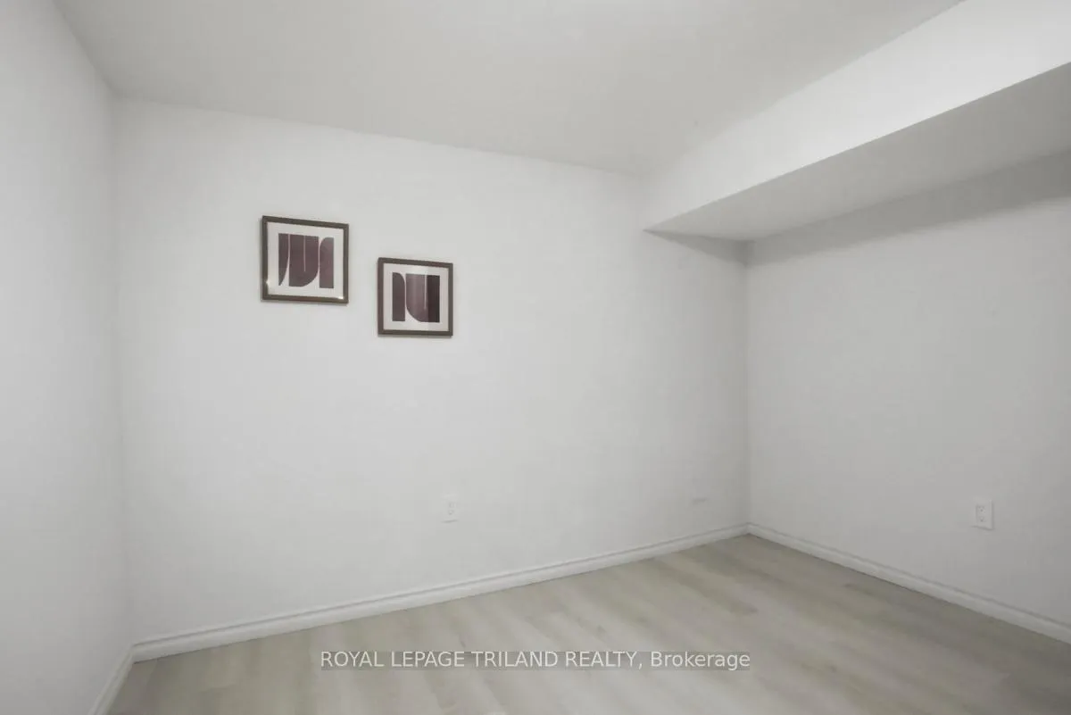 Photo 26 of 77 Renny Crescent, London, South X — HOMEH
