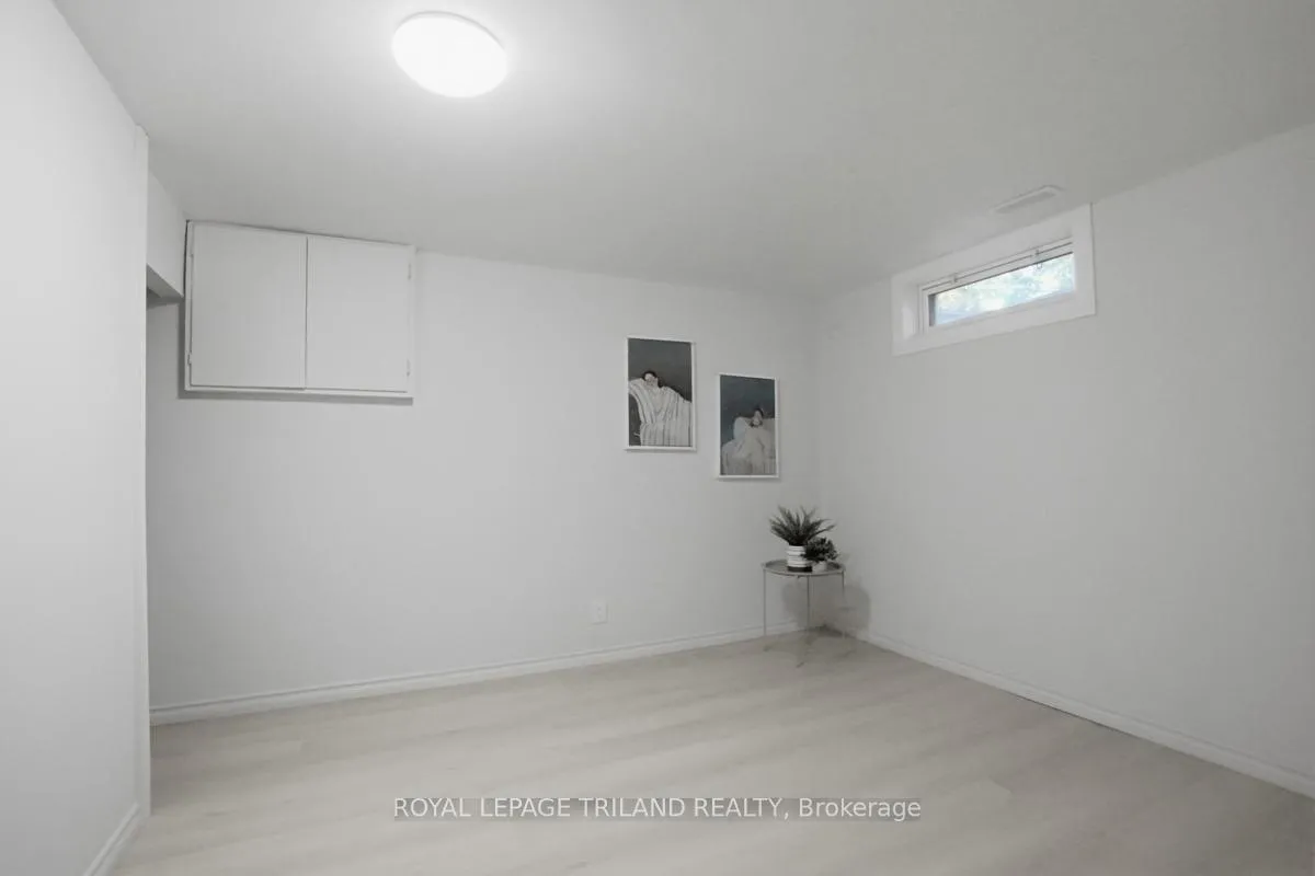 Photo 37 of 77 Renny Crescent, London, South X — HOMEH