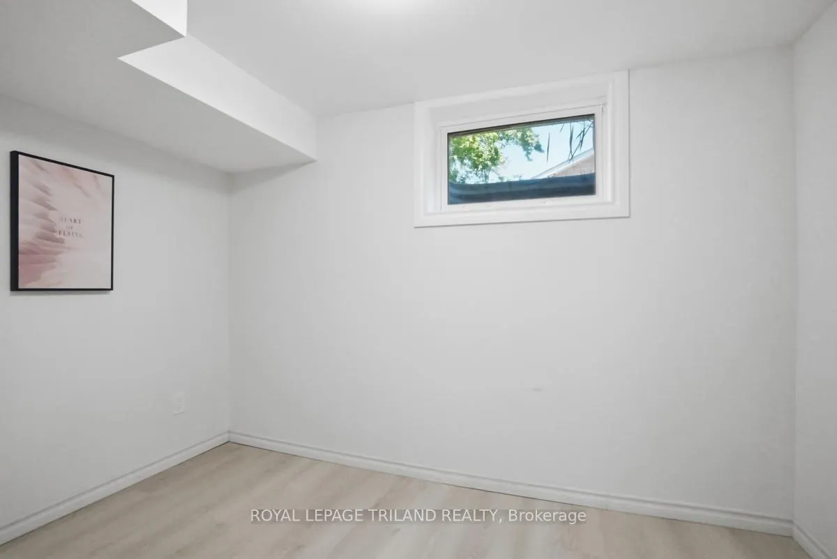 Photo 39 of 77 Renny Crescent, London, South X — HOMEH