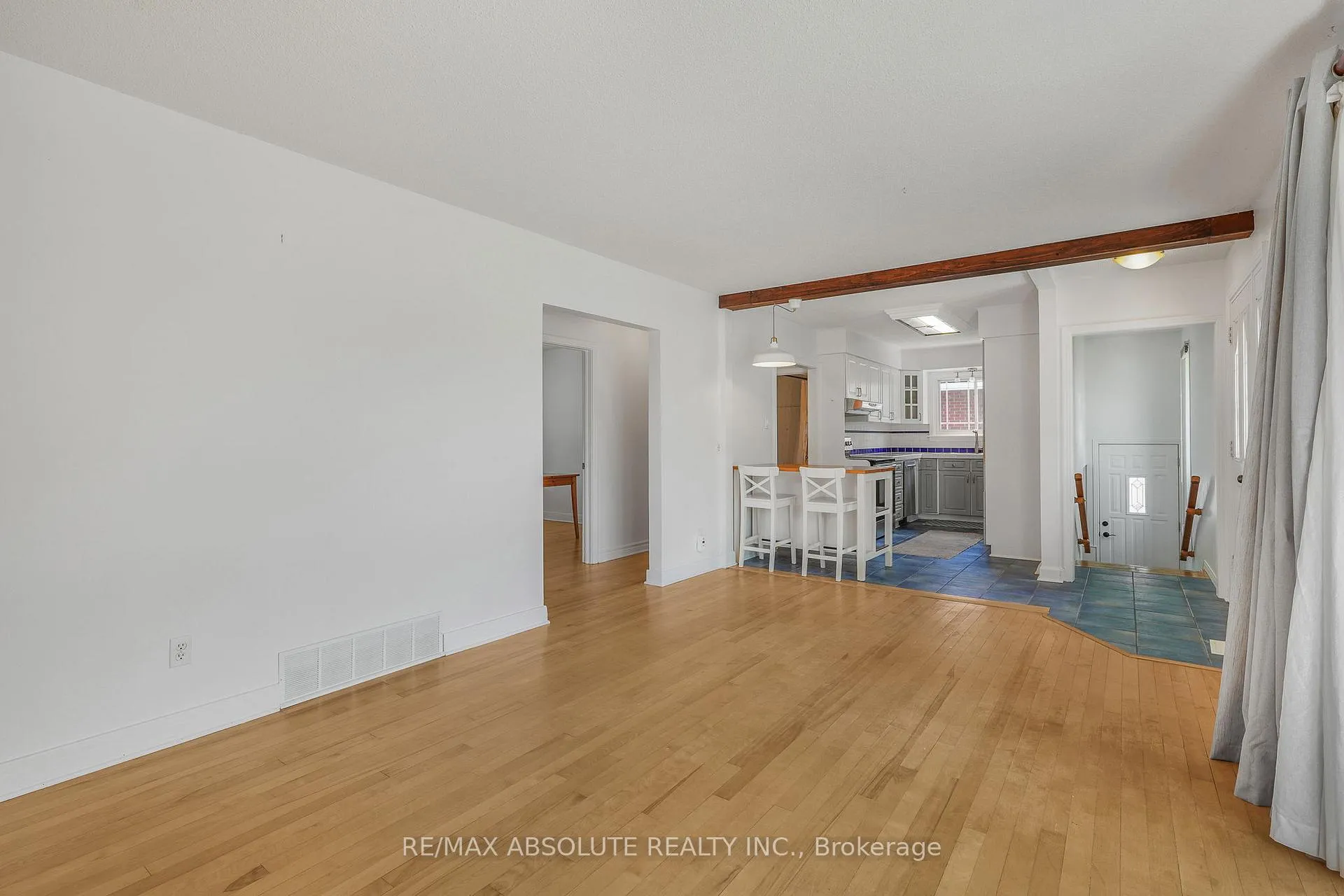 Photo 6 of 731 Borthwick Avenue, Ottawa, Castle Heights/Rideau High — HOMEH