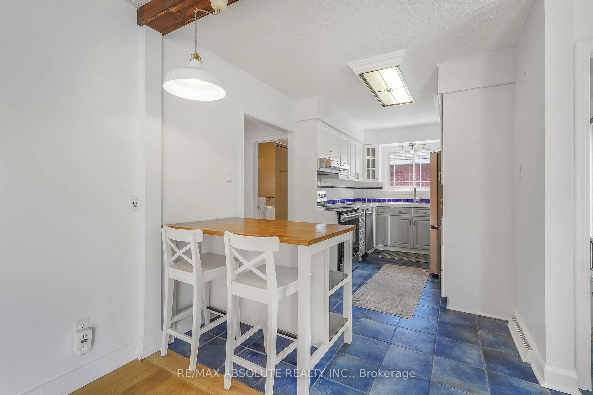 Photo 7 of 731 Borthwick Avenue, Ottawa, Castle Heights/Rideau High — HOMEH