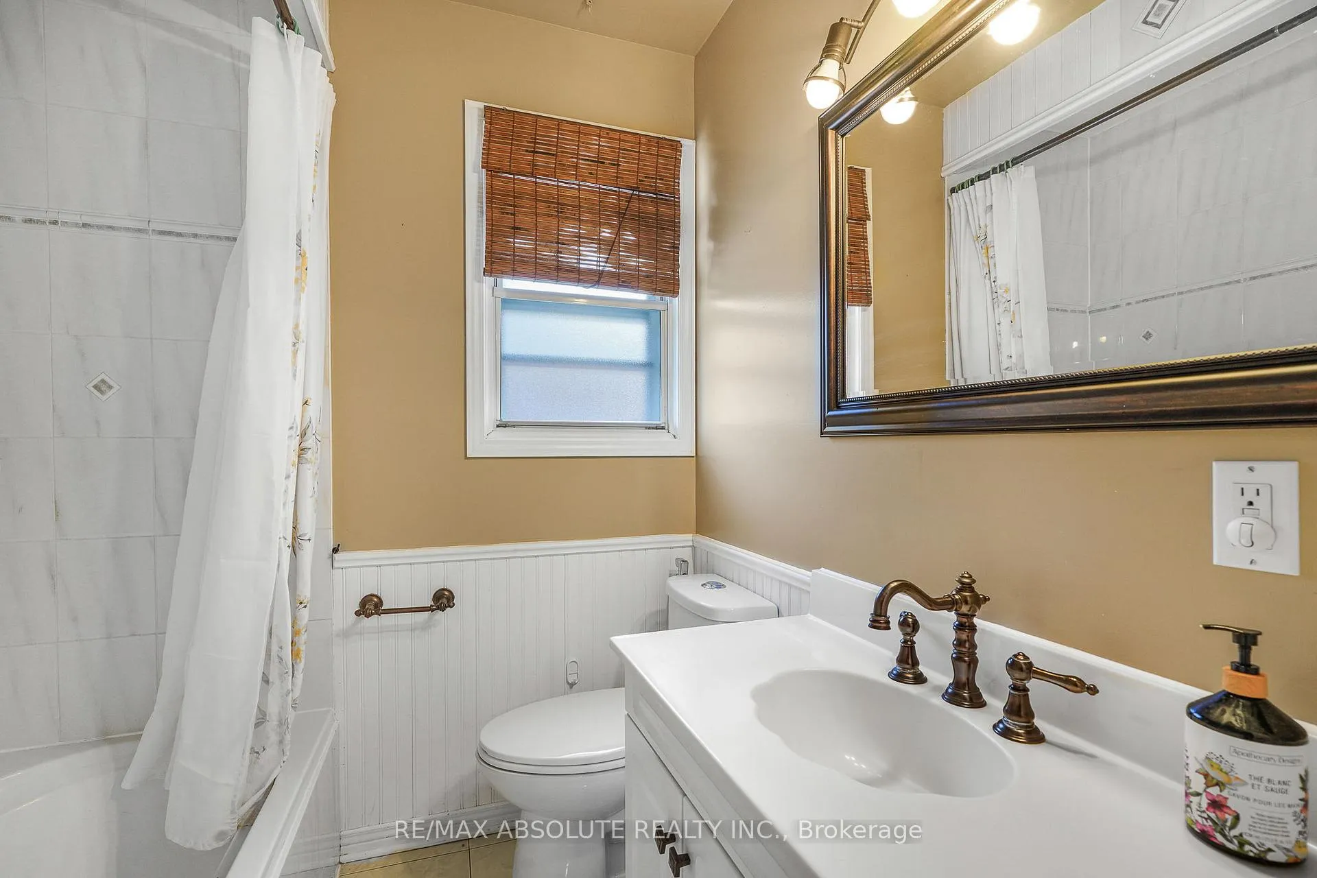Photo 14 of 731 Borthwick Avenue, Ottawa, Castle Heights/Rideau High — HOMEH