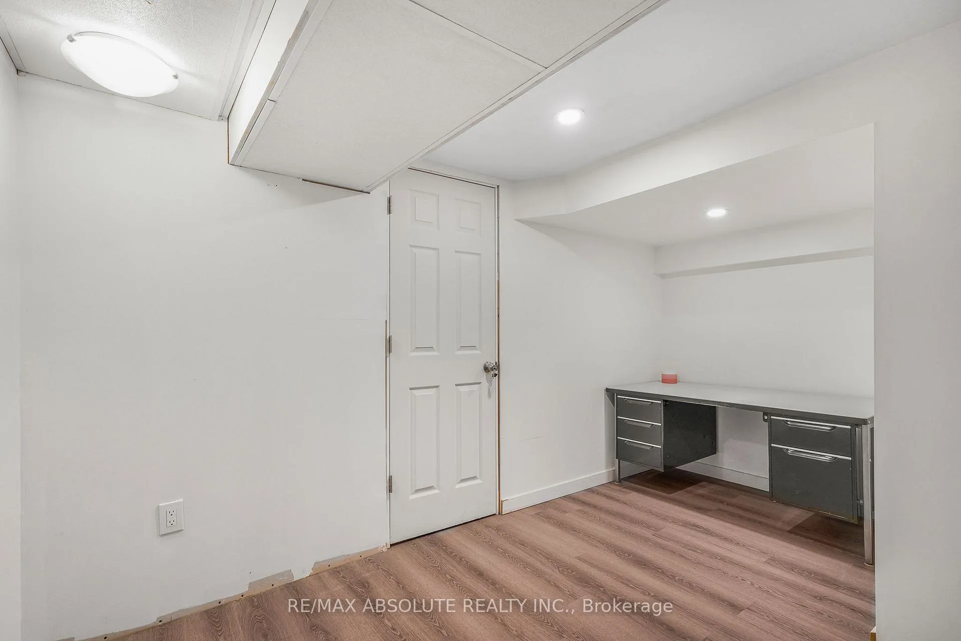 Photo 18 of 731 Borthwick Avenue, Ottawa, Castle Heights/Rideau High — HOMEH