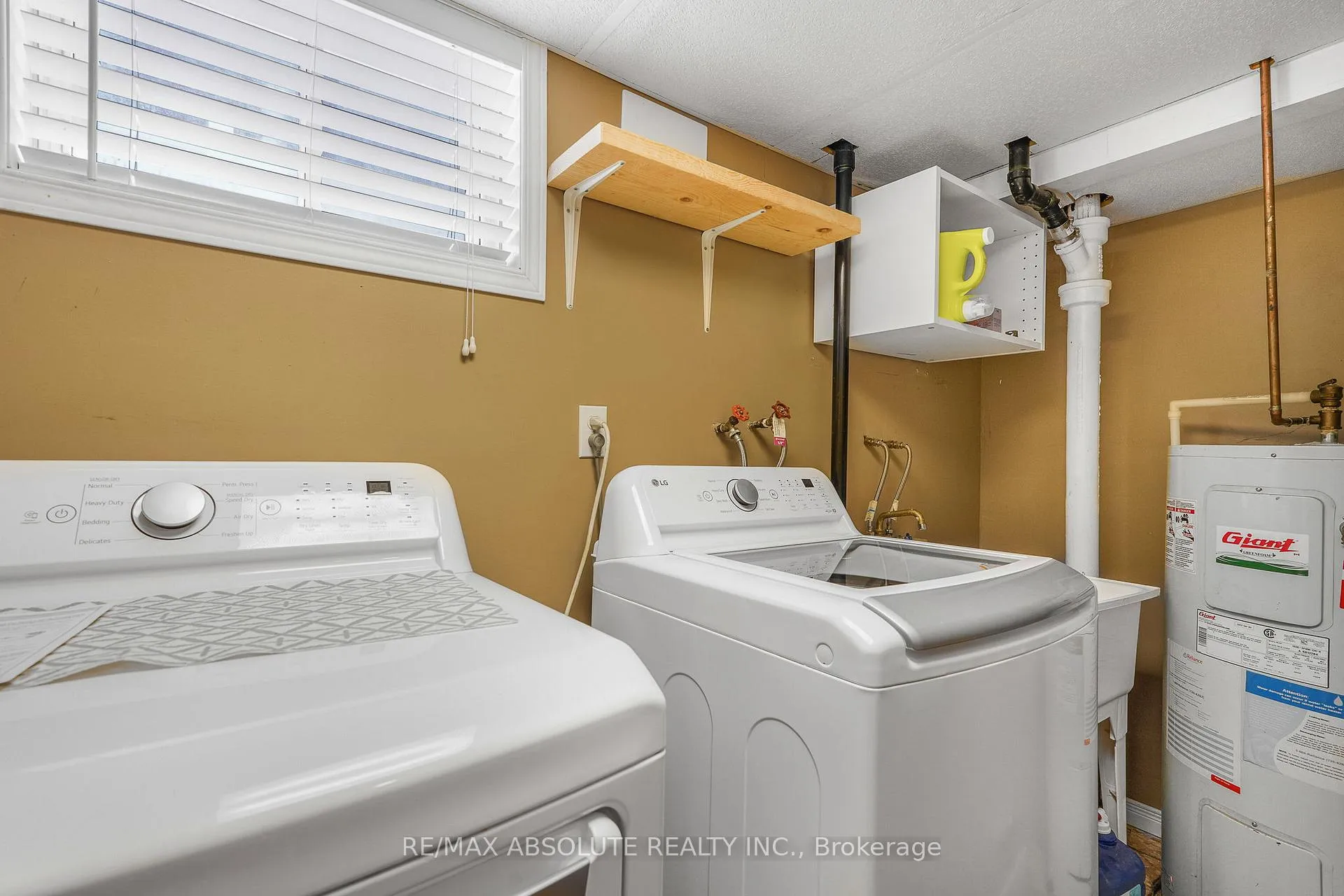 Photo 21 of 731 Borthwick Avenue, Ottawa, Castle Heights/Rideau High — HOMEH