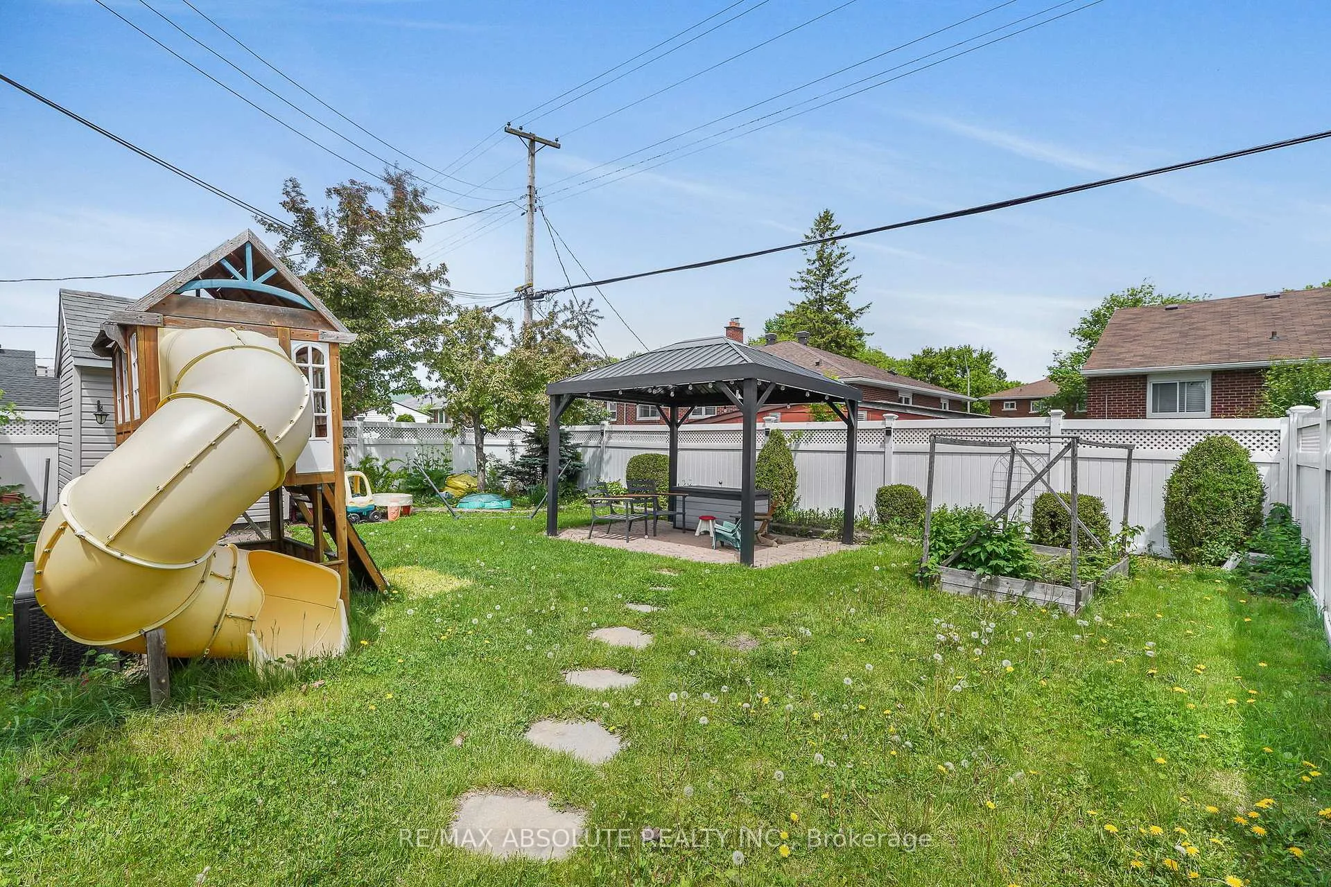 Photo 22 of 731 Borthwick Avenue, Ottawa, Castle Heights/Rideau High — HOMEH