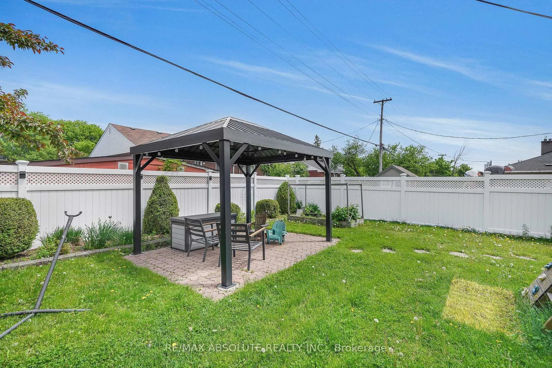 Photo 23 of 731 Borthwick Avenue, Ottawa, Castle Heights/Rideau High — HOMEH