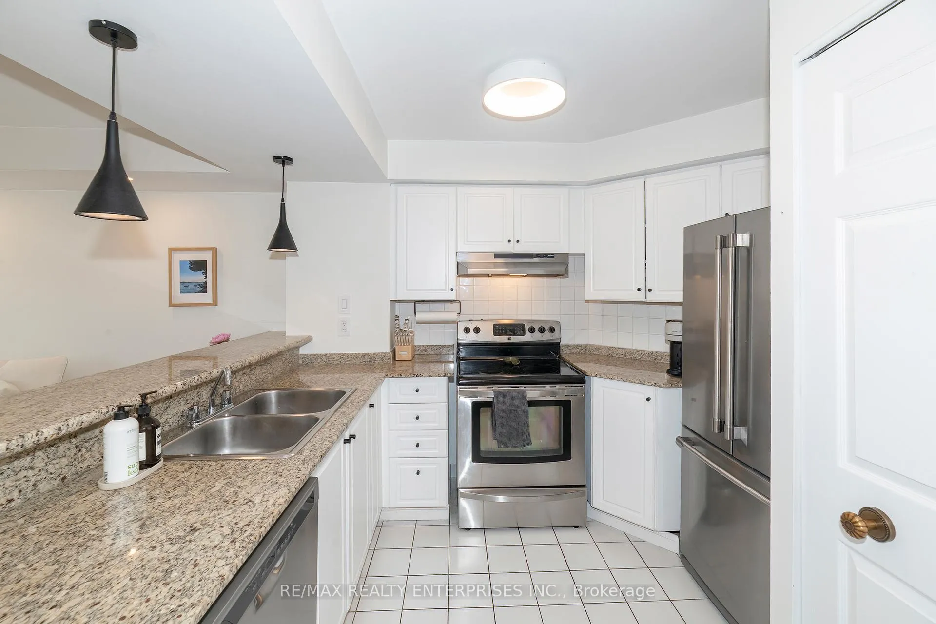 Photo 7 of Unit 1108, 801 King Street W, Toronto, Niagara — HOMEH