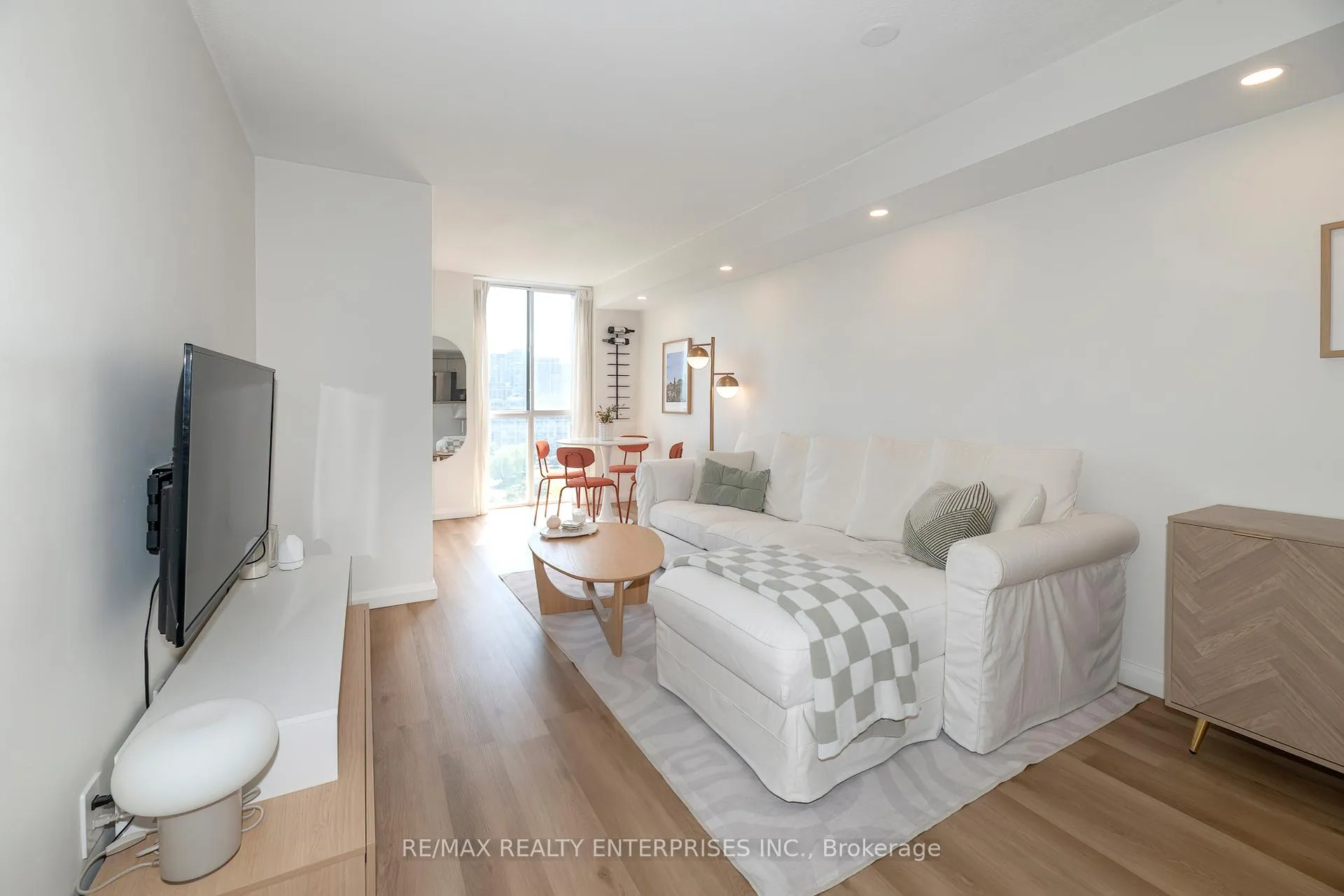 Photo 9 of Unit 1108, 801 King Street W, Toronto, Niagara — HOMEH