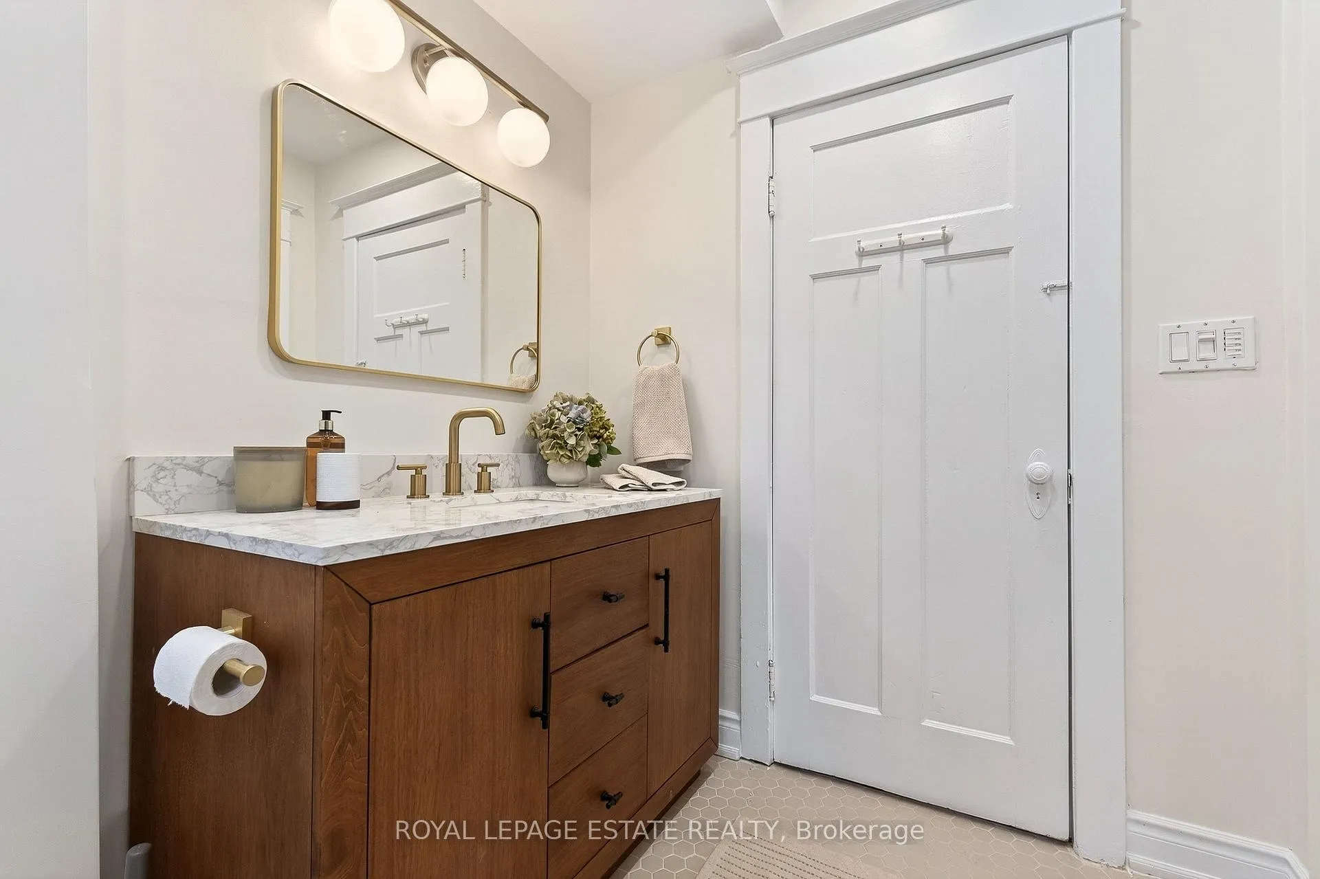 Photo 29 of 289 Beech Avenue, Toronto, The Beaches — HOMEH