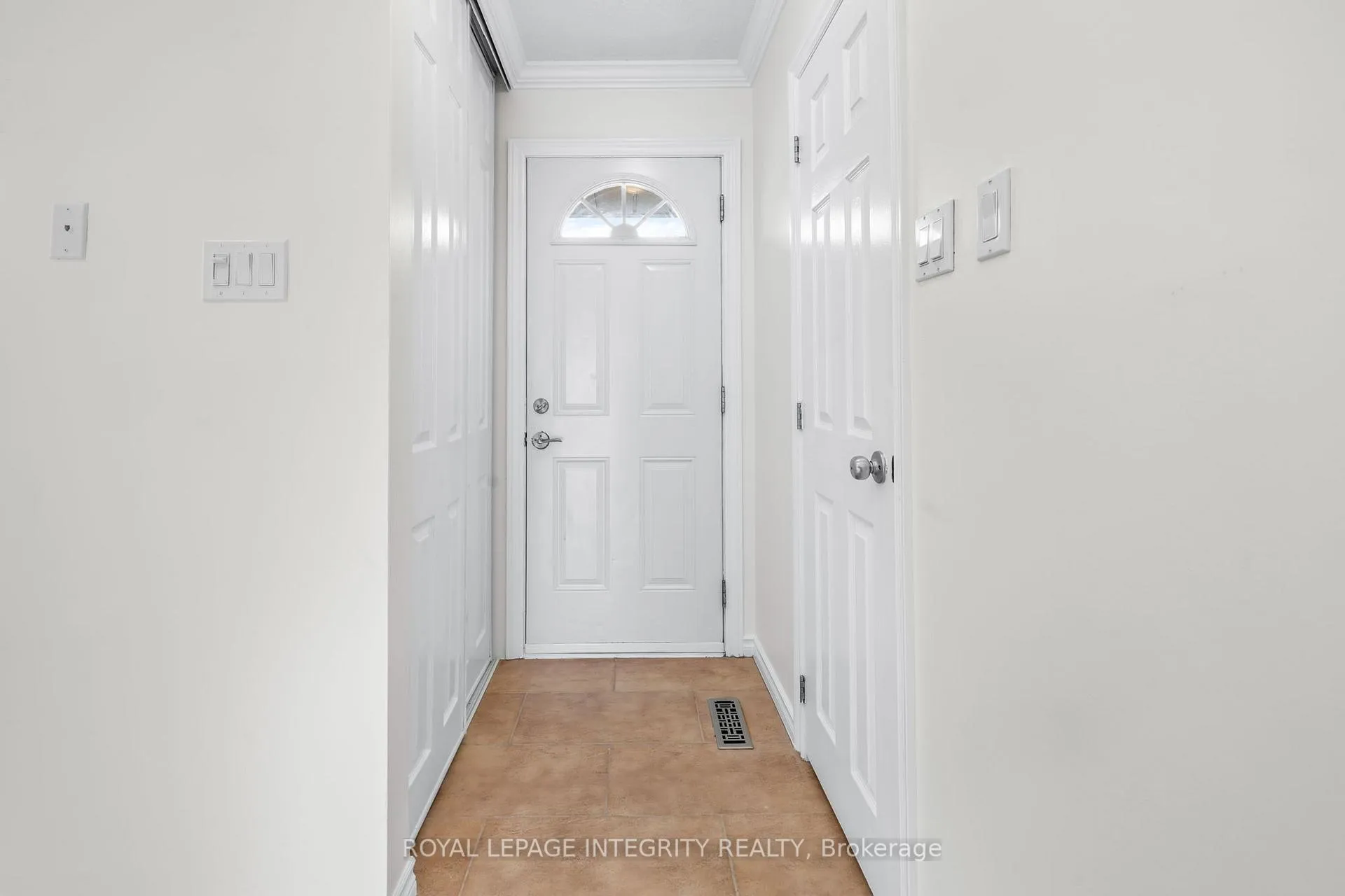 Photo 2 of Unit 82, 2570 Southvale Crescent, Ottawa, Sheffield Glen/Industrial Park — HOMEH