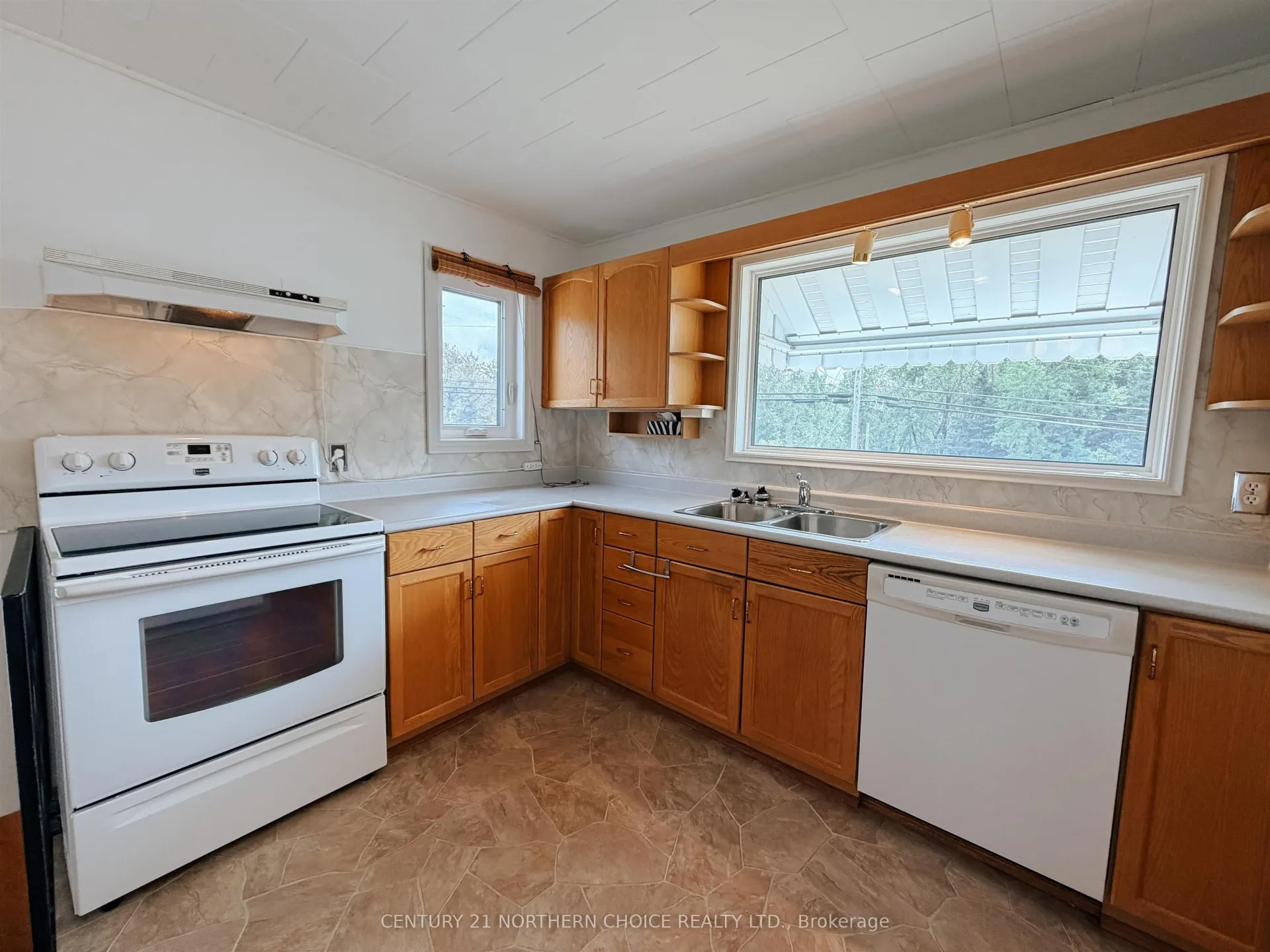 Photo 12 of 134 Rabbit Lake Road, Kenora, Rabbit Lake — HOMEH