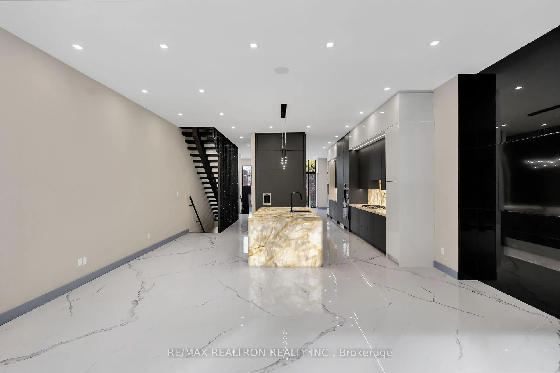 Photo 8 of 71 Ardmore Road, Toronto, Forest Hill South — HOMEH