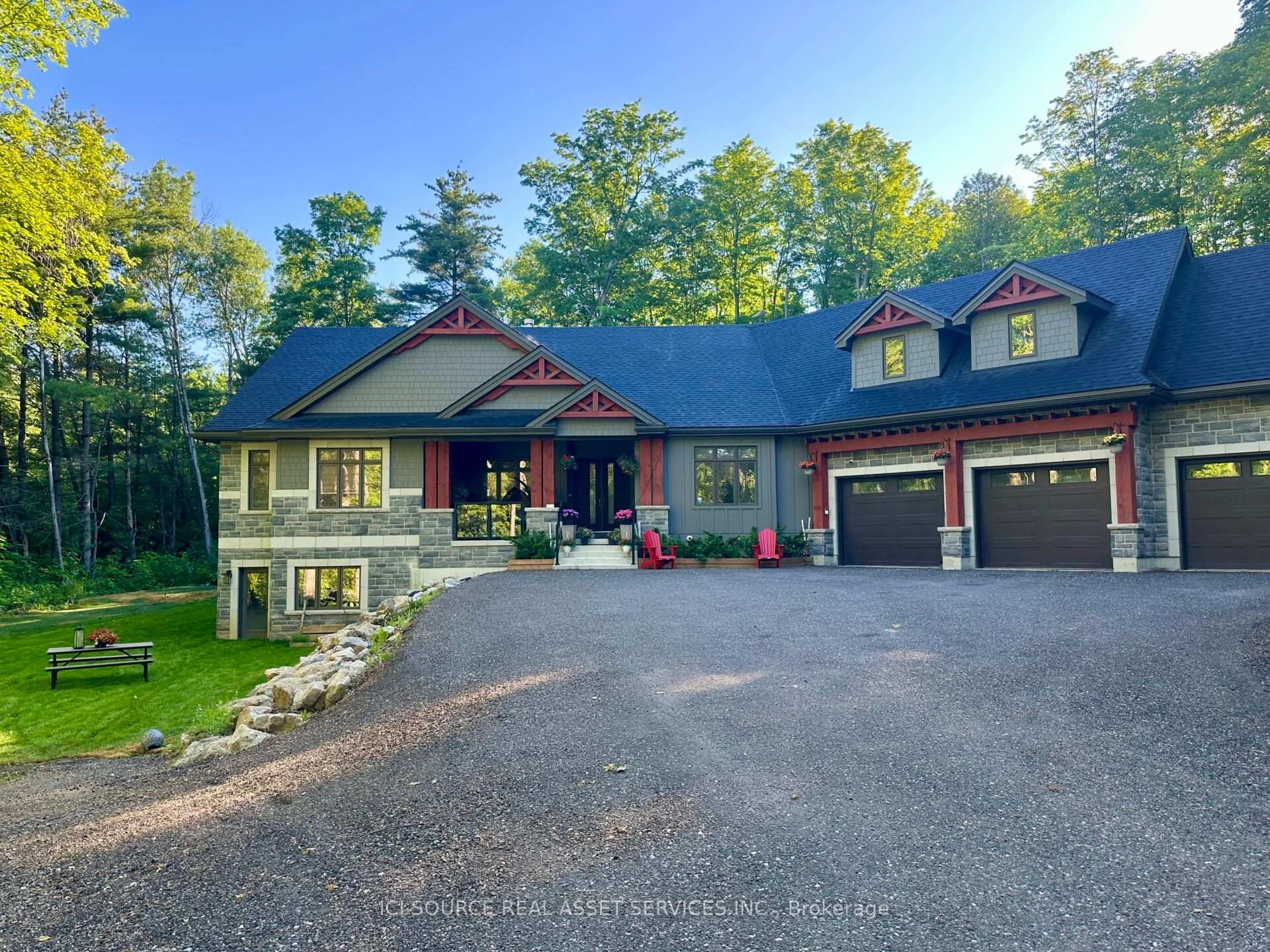 Photo 2 of 13 Timberrun Court, Hamilton, Rural Flamborough — HOMEH