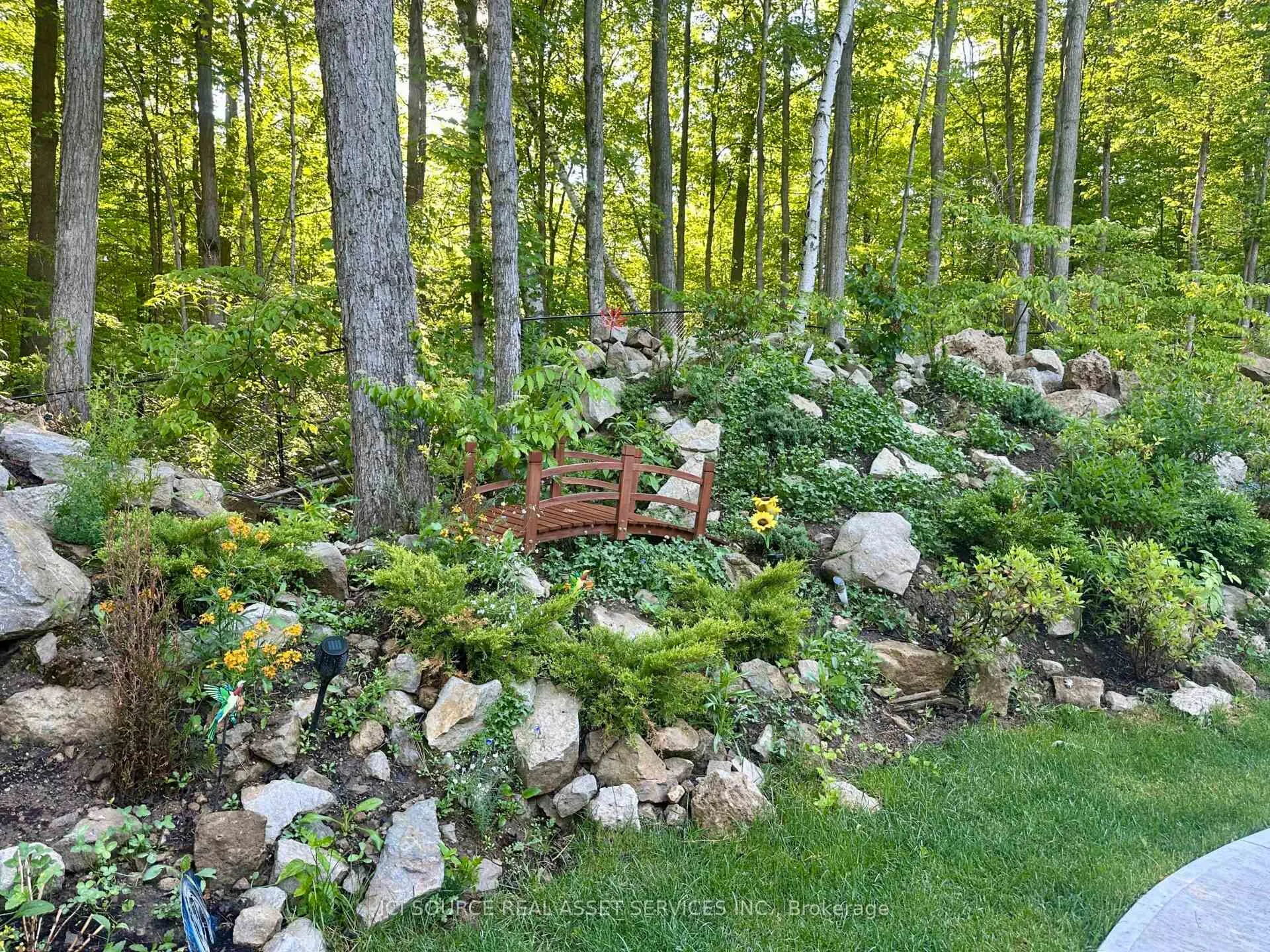 Photo 35 of 13 Timberrun Court, Hamilton, Rural Flamborough — HOMEH