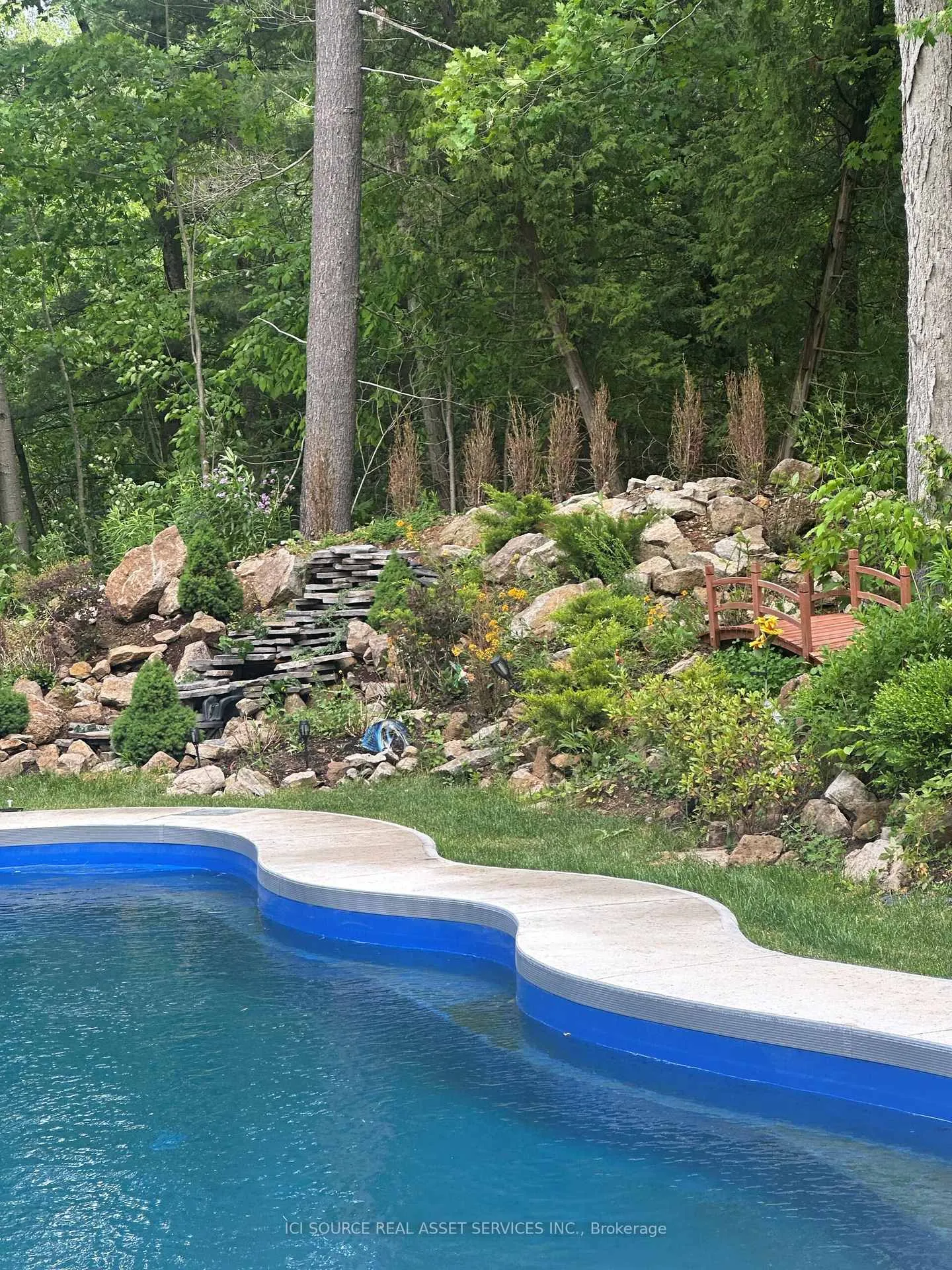 Photo 37 of 13 Timberrun Court, Hamilton, Rural Flamborough — HOMEH