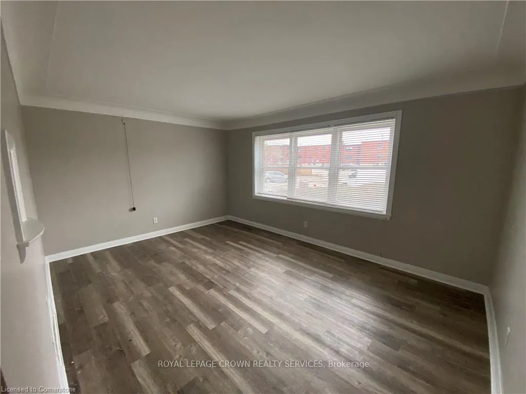 Photo 3 of Unit 2, 34 Burn Place, Kitchener, Cherry Hill — HOMEH