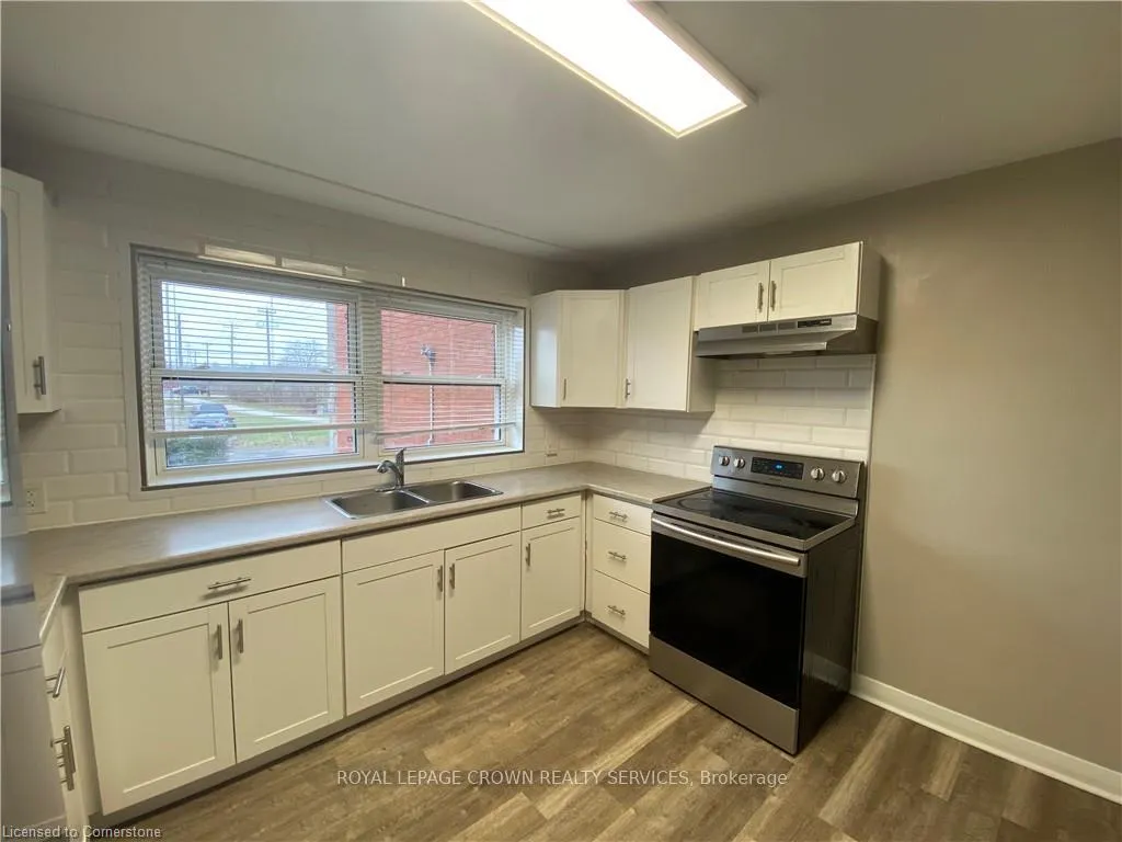 Photo 12 of Unit 2, 34 Burn Place, Kitchener, Cherry Hill — HOMEH