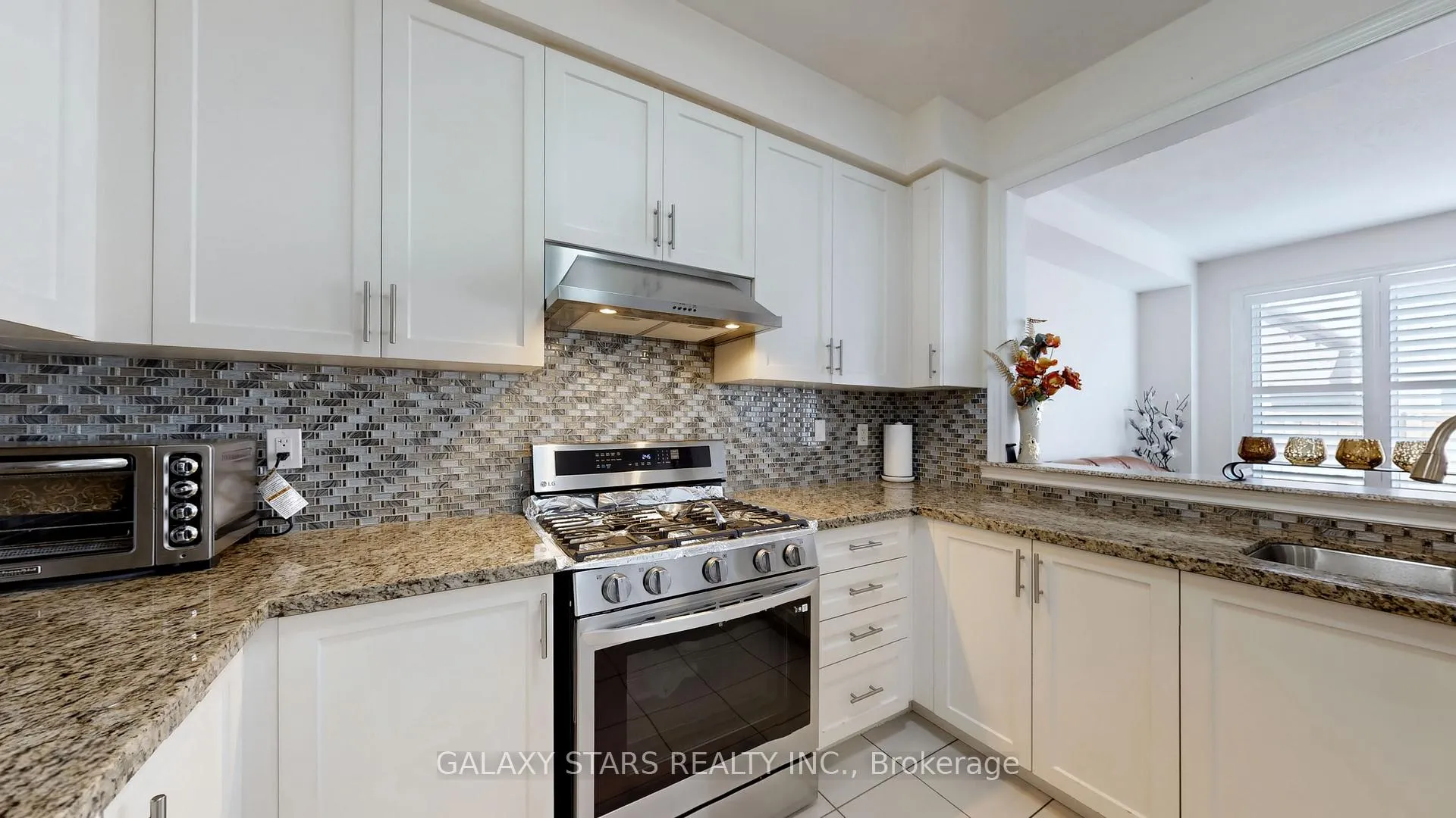 Photo 13 of 350 Kirkham Drive, Markham, Cedarwood — HOMEH