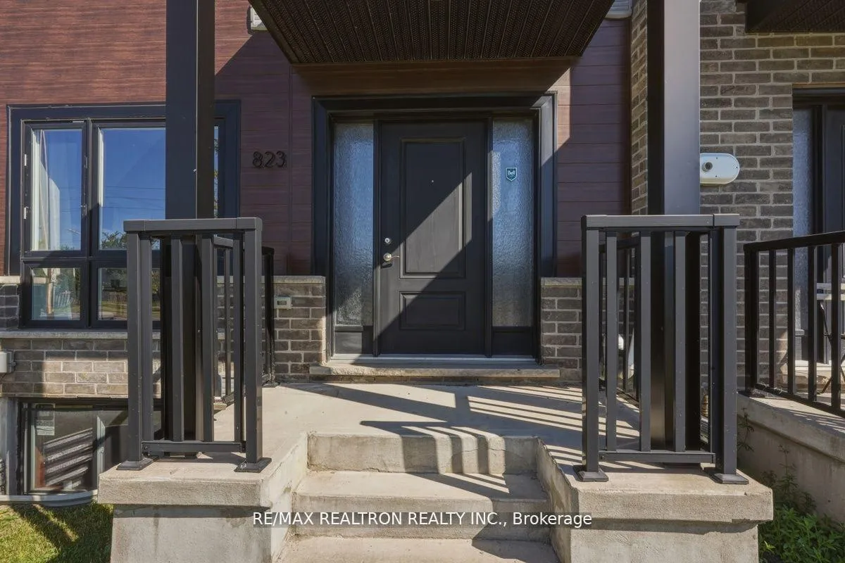 Photo 2 of 823 Sarnia Road, London, North M — HOMEH