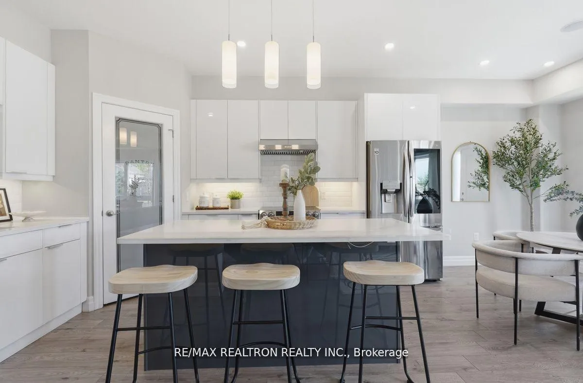 Photo 14 of 823 Sarnia Road, London, North M — HOMEH