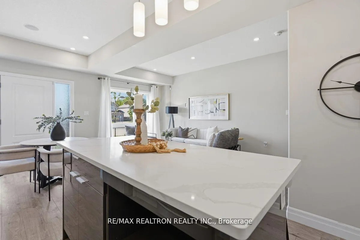 Photo 18 of 823 Sarnia Road, London, North M — HOMEH