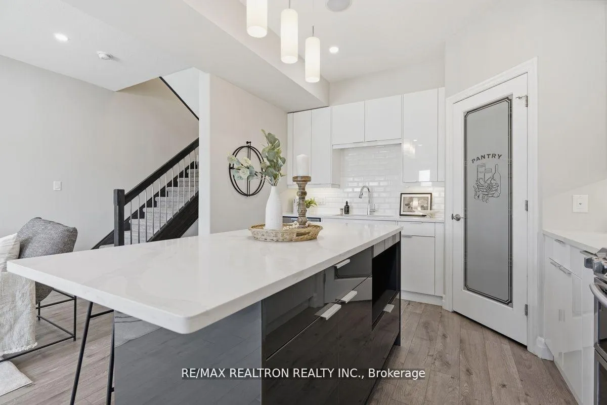 Photo 19 of 823 Sarnia Road, London, North M — HOMEH