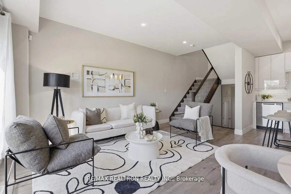 Photo 23 of 823 Sarnia Road, London, North M — HOMEH