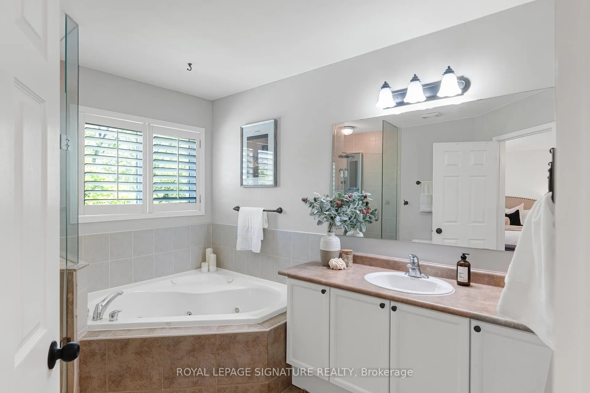Photo 15 of 91 Harrongate Place, Whitby, Taunton North — HOMEH
