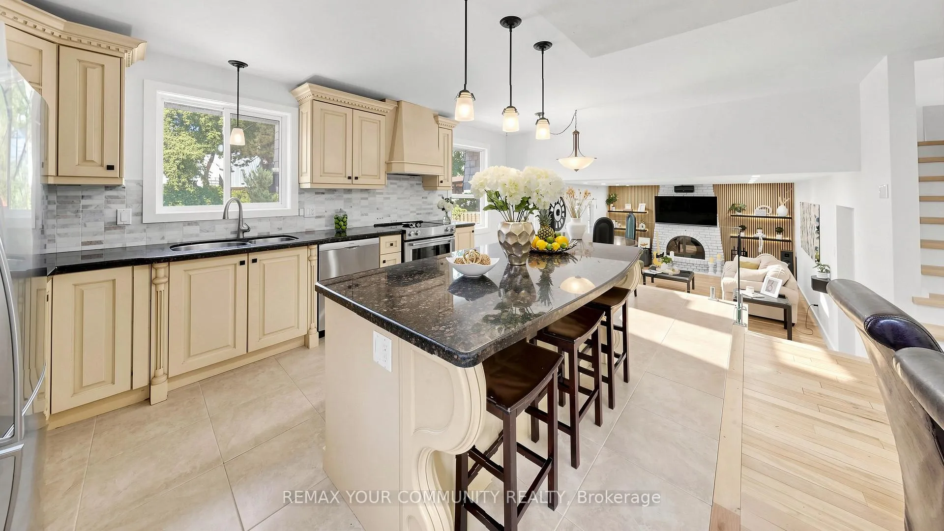 Photo 9 of 5 Coral Harbour Crescent, Markham, Bayview Fairway-Bayview Country Club Estates — HOMEH