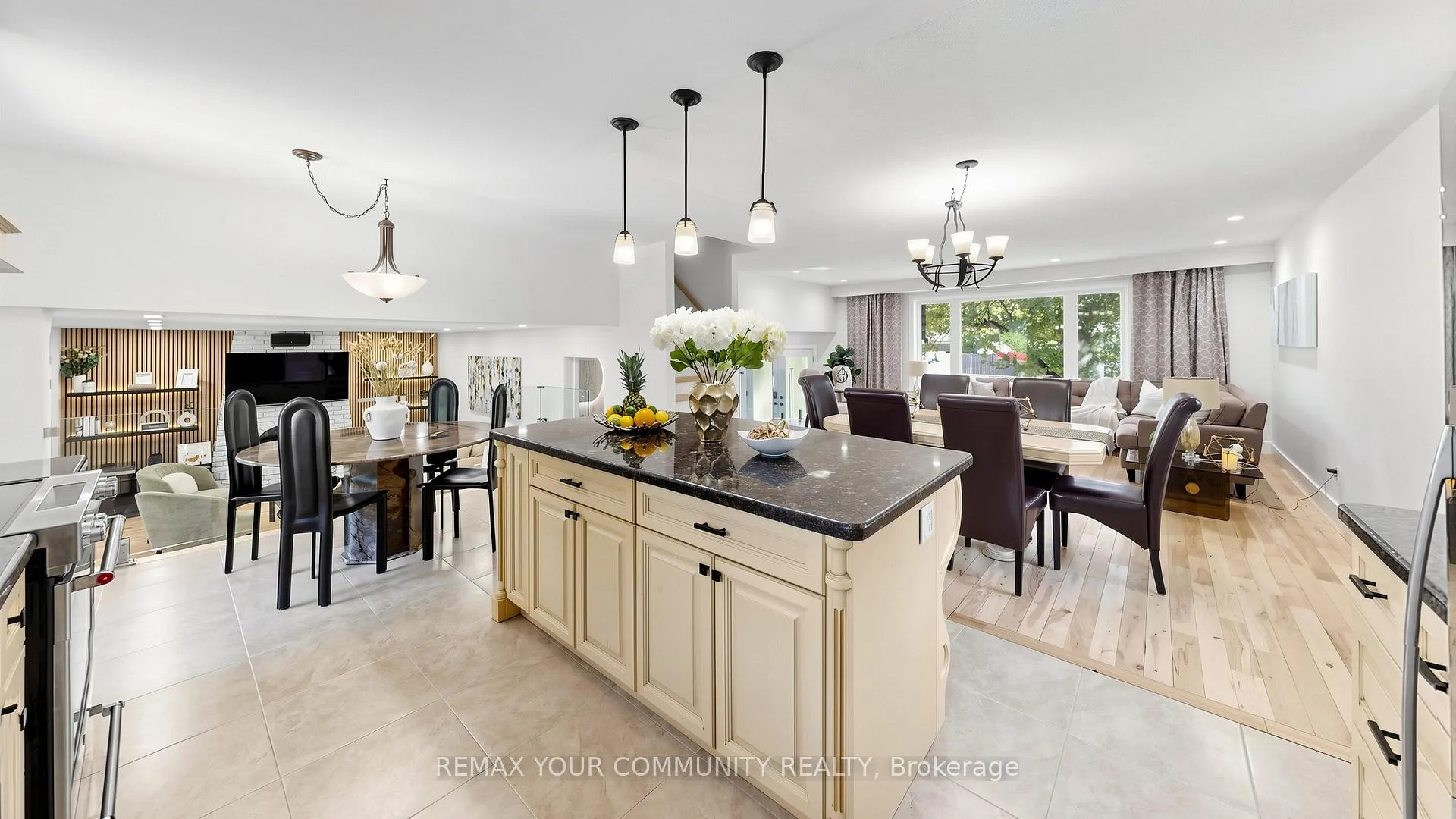 Photo 10 of 5 Coral Harbour Crescent, Markham, Bayview Fairway-Bayview Country Club Estates — HOMEH