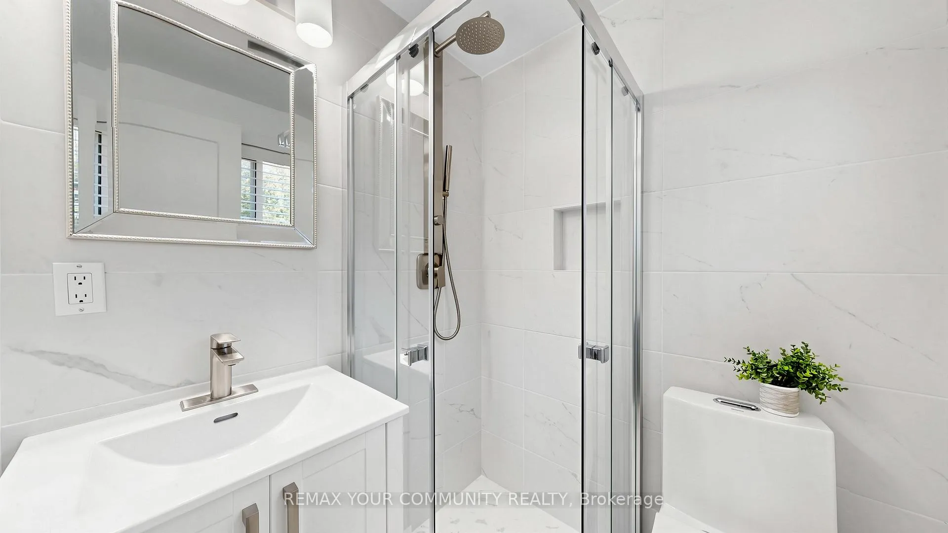 Photo 24 of 5 Coral Harbour Crescent, Markham, Bayview Fairway-Bayview Country Club Estates — HOMEH