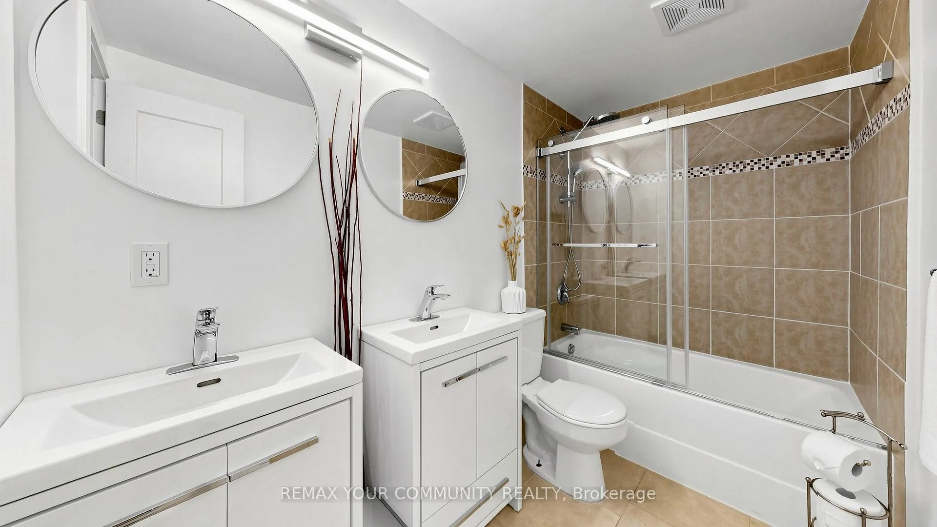 Photo 33 of 5 Coral Harbour Crescent, Markham, Bayview Fairway-Bayview Country Club Estates — HOMEH