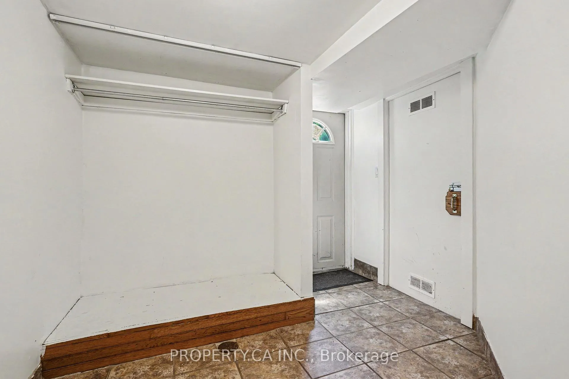 Photo 3 of Unit Lower, 130 Lauder Avenue, Toronto, Corso Italia-Davenport — HOMEH