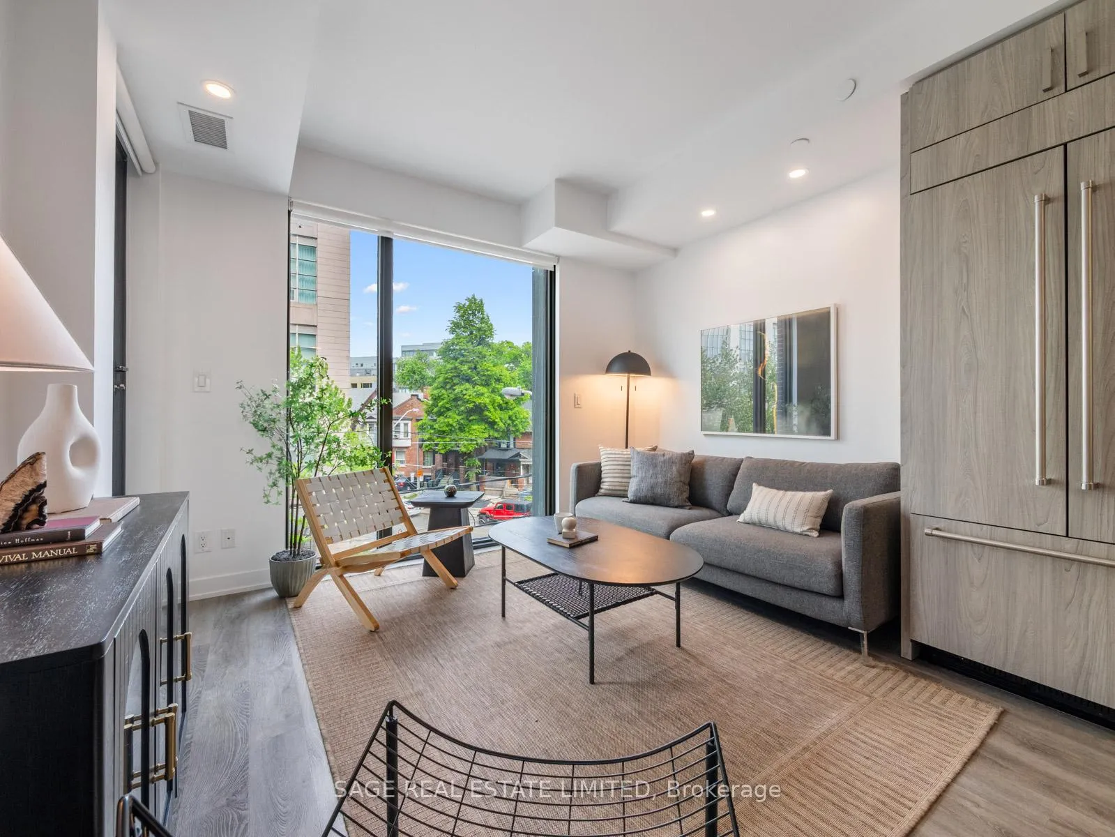 Photo 3 of Unit 304, 430 Roncesvalles Avenue, Toronto, Roncesvalles — HOMEH