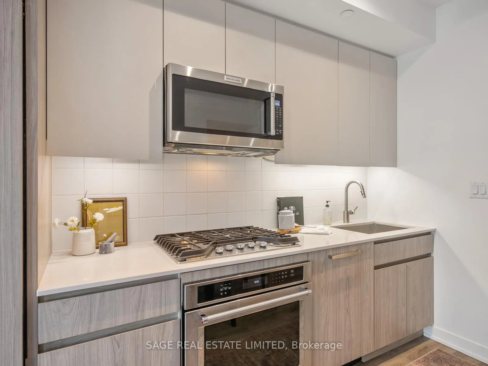 Photo 11 of Unit 304, 430 Roncesvalles Avenue, Toronto, Roncesvalles — HOMEH