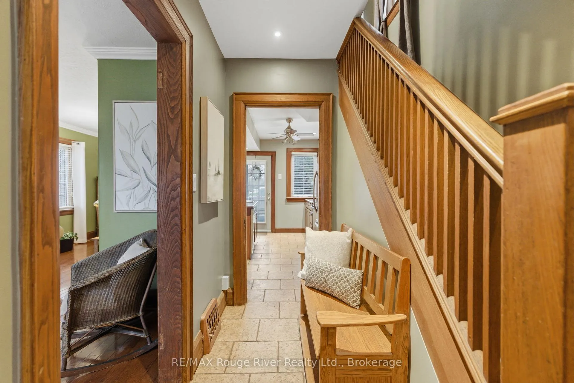 Photo 3 of 114 Mclaughlin Boulevard, Oshawa, McLaughlin — HOMEH