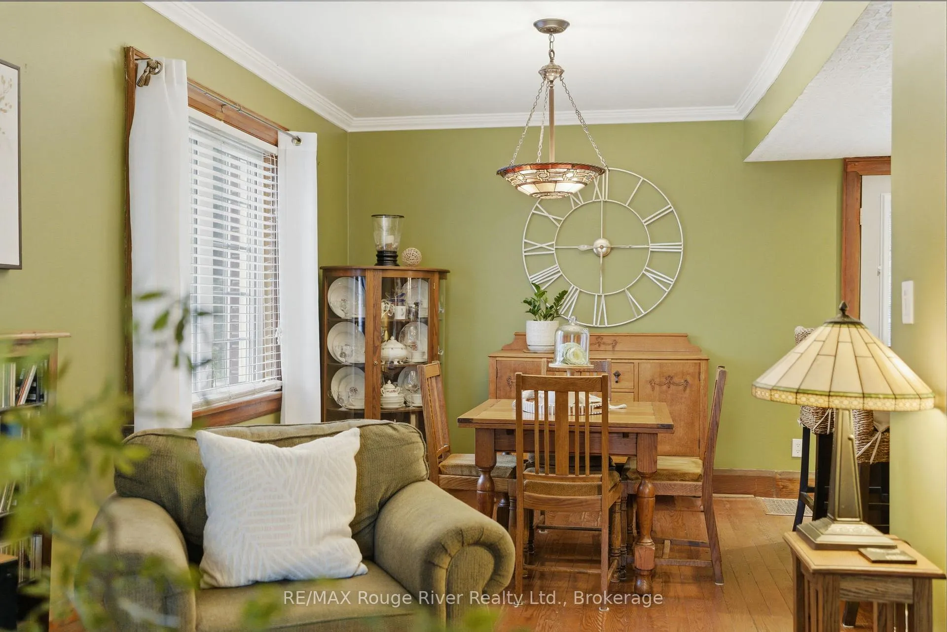 Photo 8 of 114 Mclaughlin Boulevard, Oshawa, McLaughlin — HOMEH