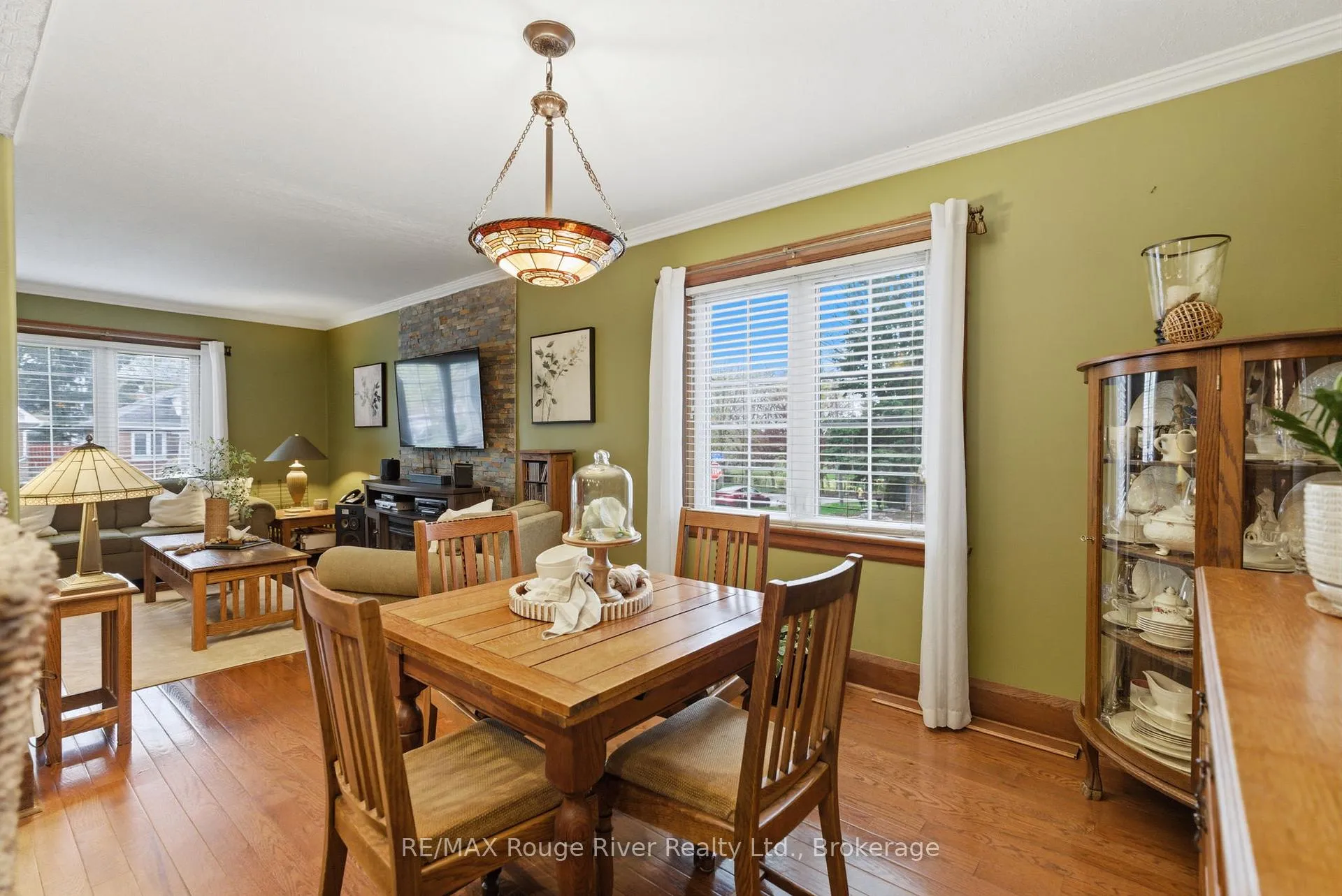 Photo 9 of 114 Mclaughlin Boulevard, Oshawa, McLaughlin — HOMEH