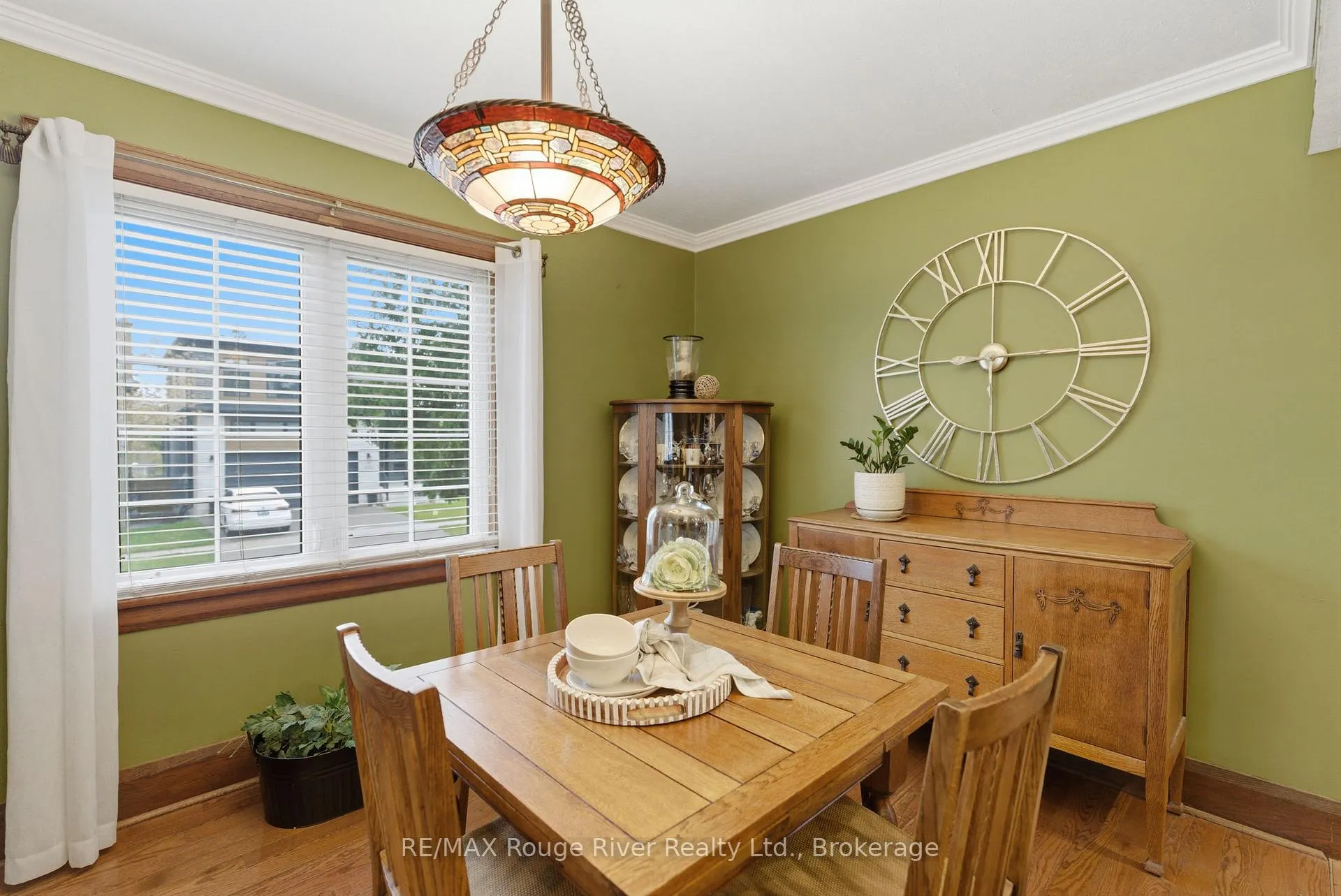Photo 10 of 114 Mclaughlin Boulevard, Oshawa, McLaughlin — HOMEH