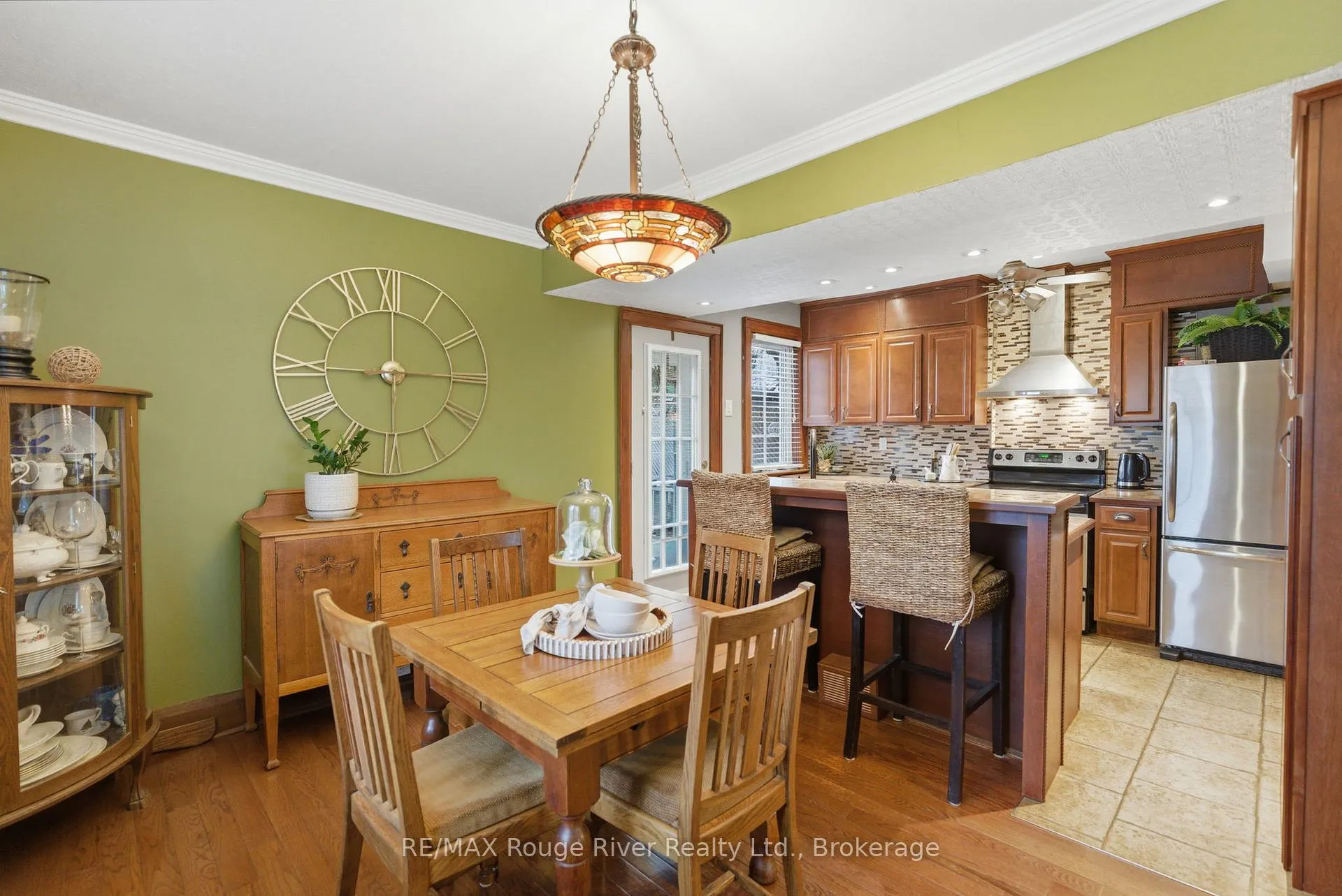 Photo 12 of 114 Mclaughlin Boulevard, Oshawa, McLaughlin — HOMEH