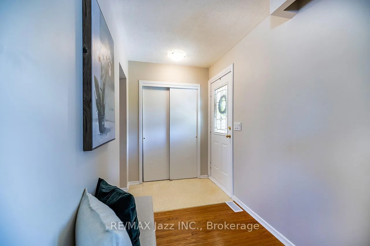 Photo 5 of 369 Waverly Street N, Oshawa, McLaughlin — HOMEH