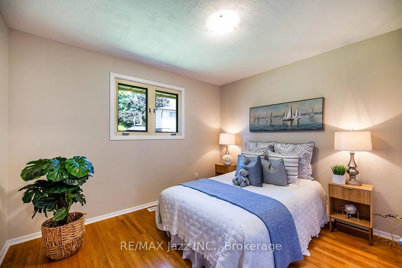 Photo 18 of 369 Waverly Street N, Oshawa, McLaughlin — HOMEH