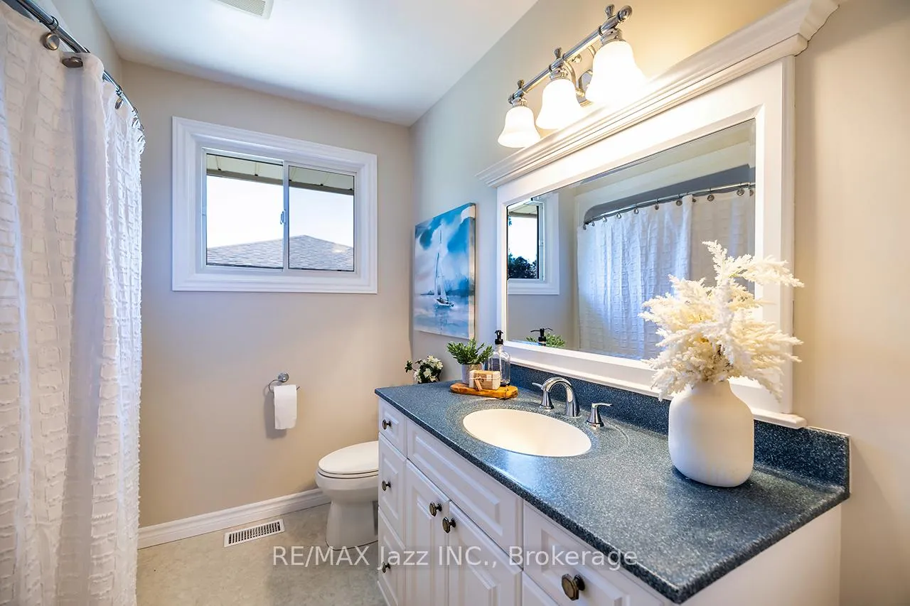 Photo 20 of 369 Waverly Street N, Oshawa, McLaughlin — HOMEH
