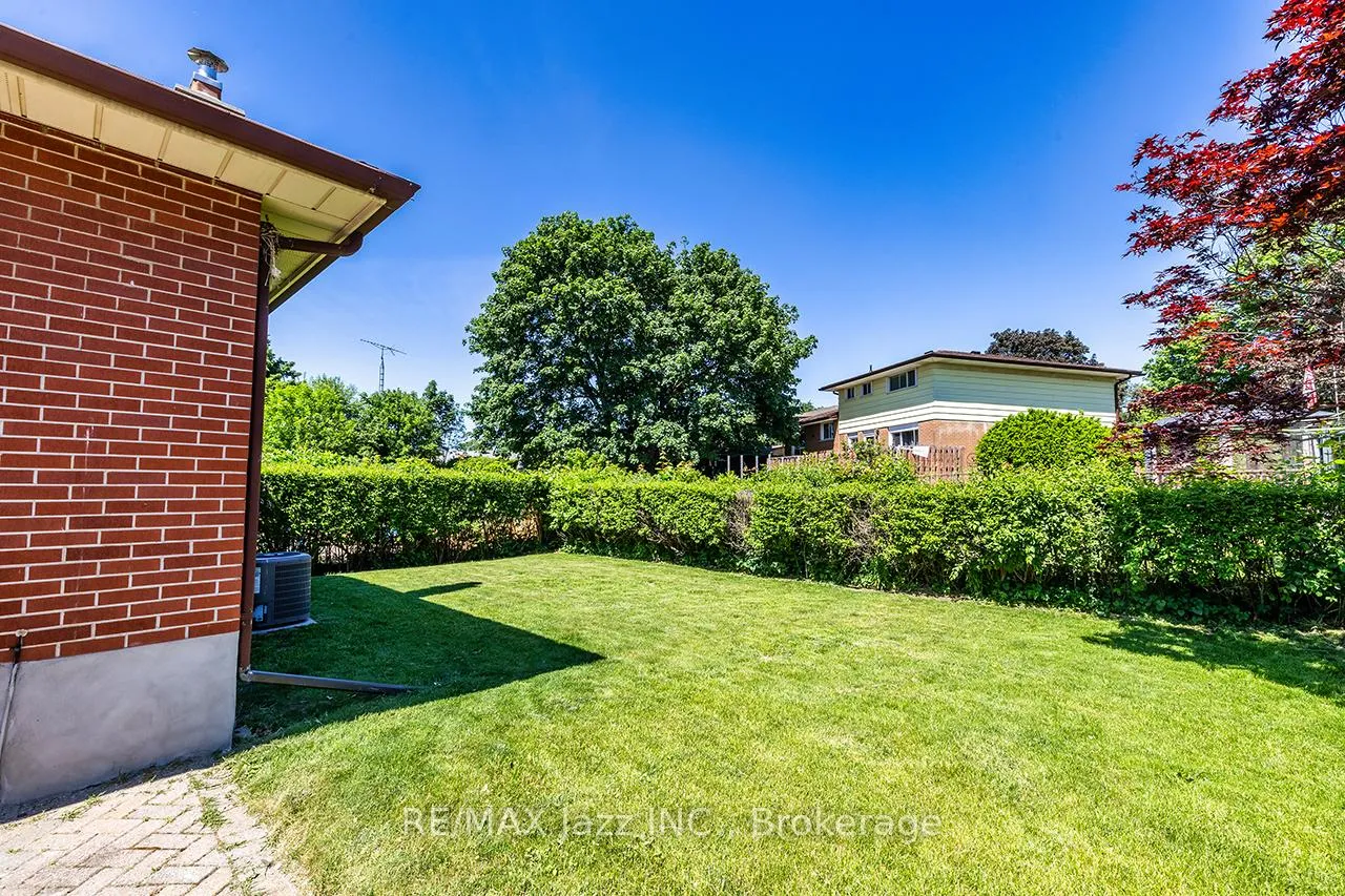 Photo 24 of 369 Waverly Street N, Oshawa, McLaughlin — HOMEH